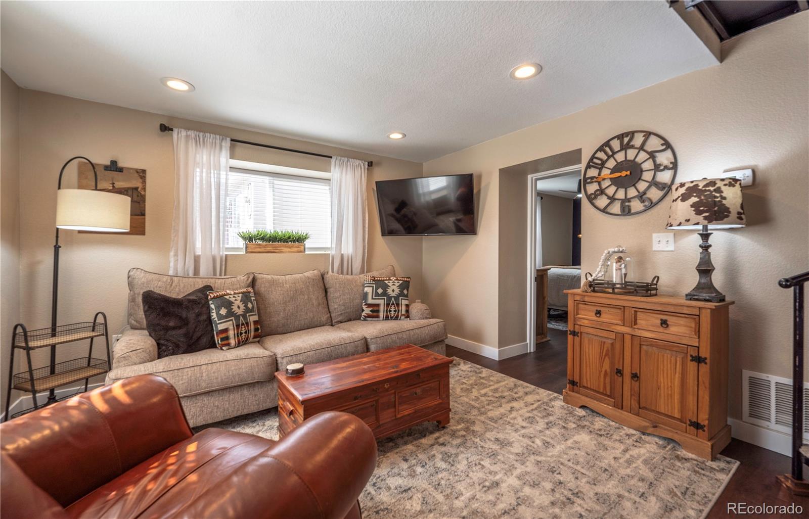 MLS Image #3 for 315  maestes street,johnstown, Colorado