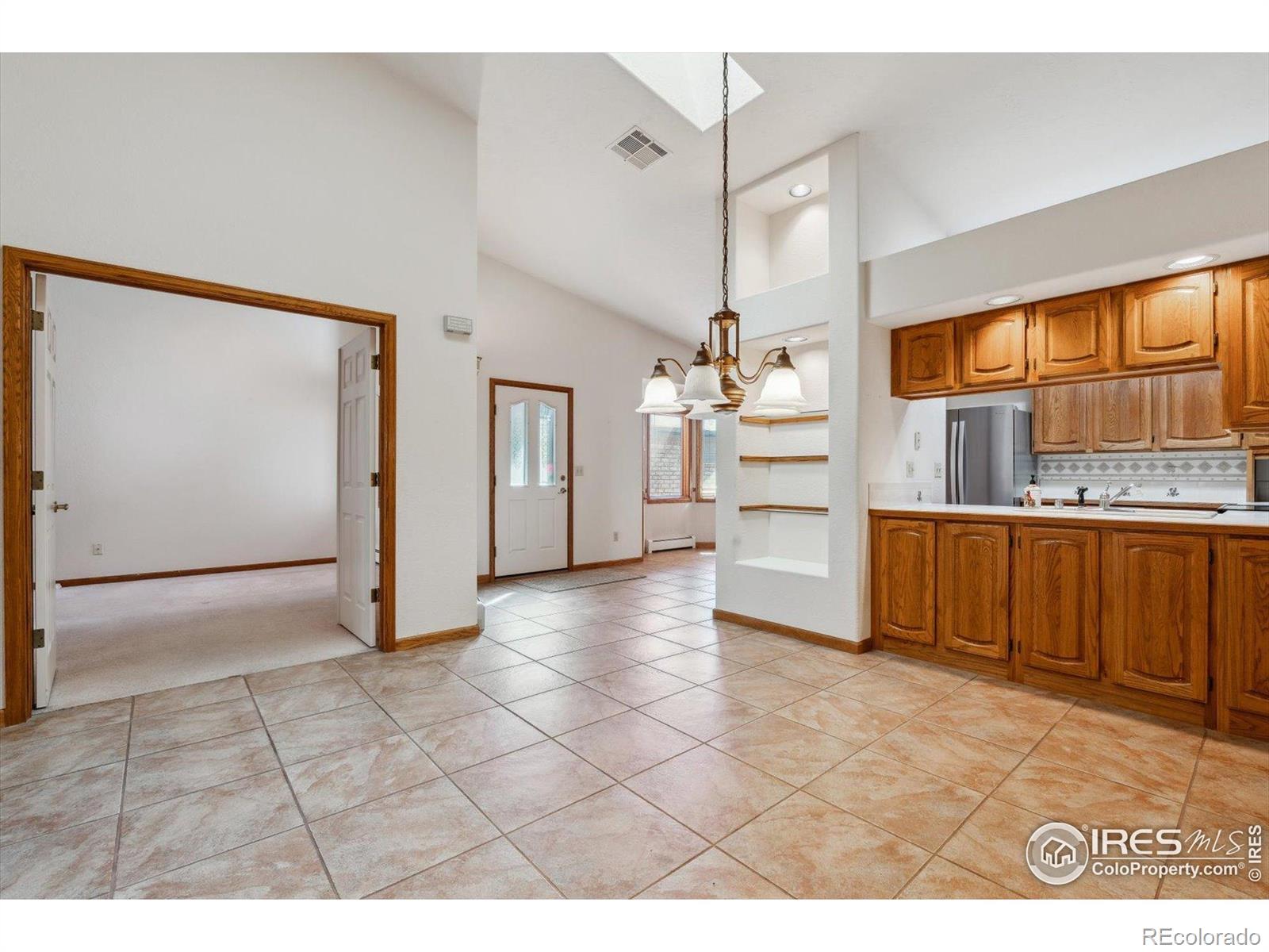 MLS Image #13 for 2010  46th avenue,greeley, Colorado