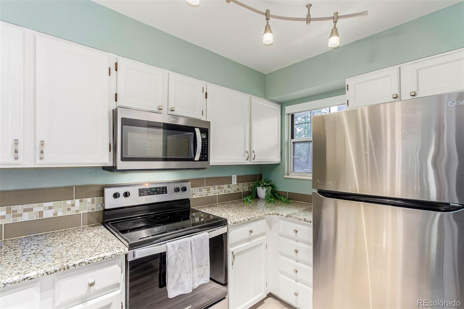MLS Image #9 for 11147 w 17th avenue,lakewood, Colorado