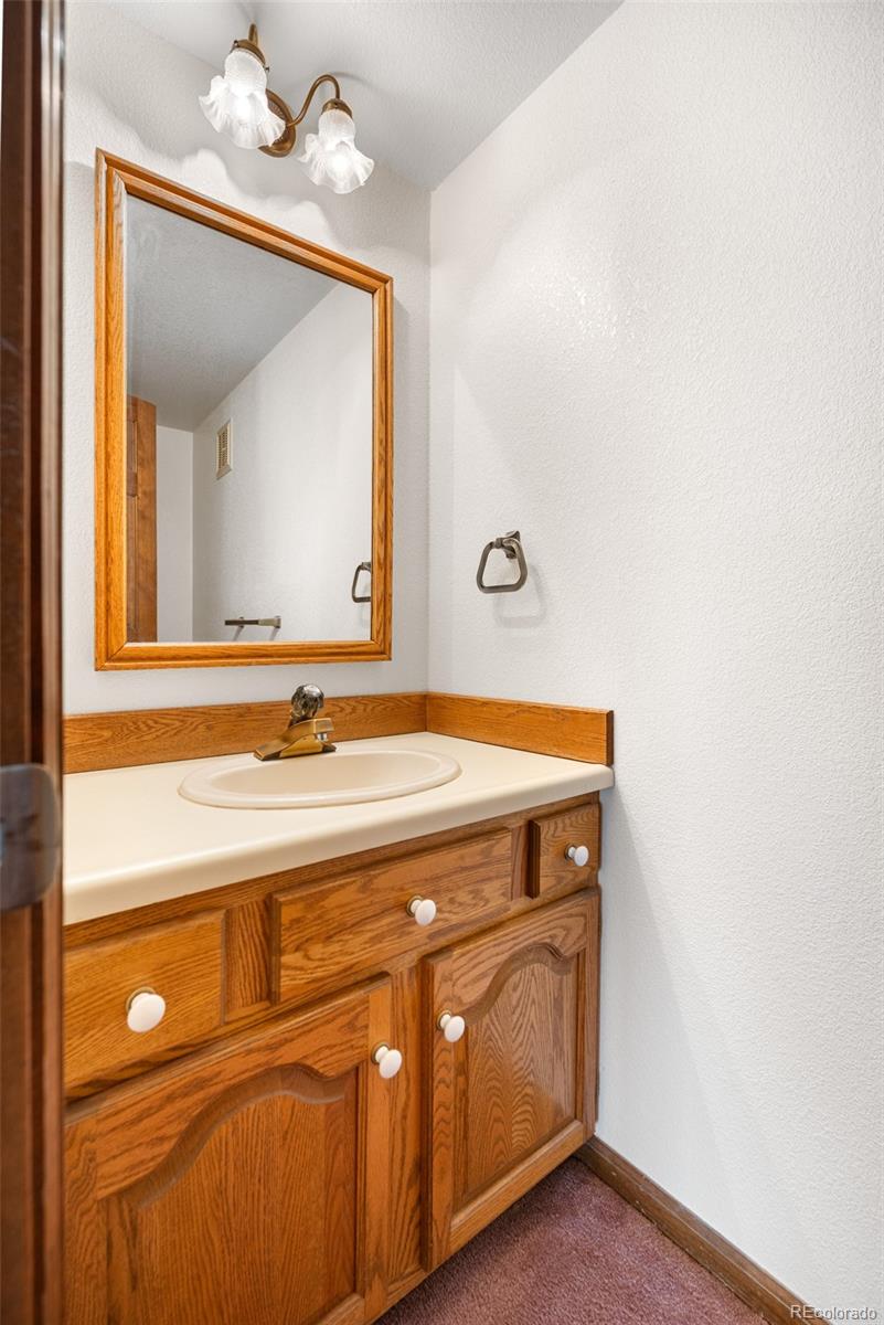 MLS Image #27 for 835 s geneva street,aurora, Colorado