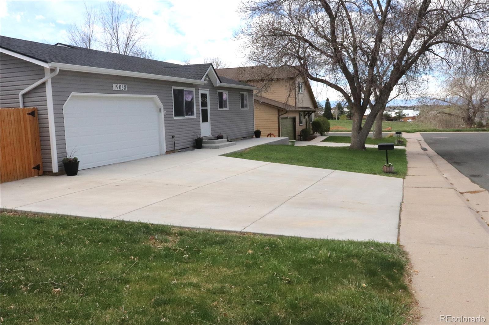 MLS Image #2 for 19038 e girard avenue,aurora, Colorado