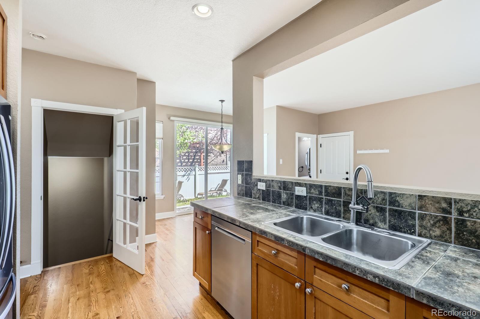 MLS Image #11 for 736  trenton street,denver, Colorado