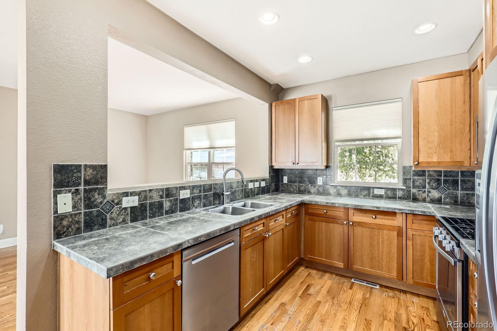 MLS Image #3 for 736  trenton street,denver, Colorado
