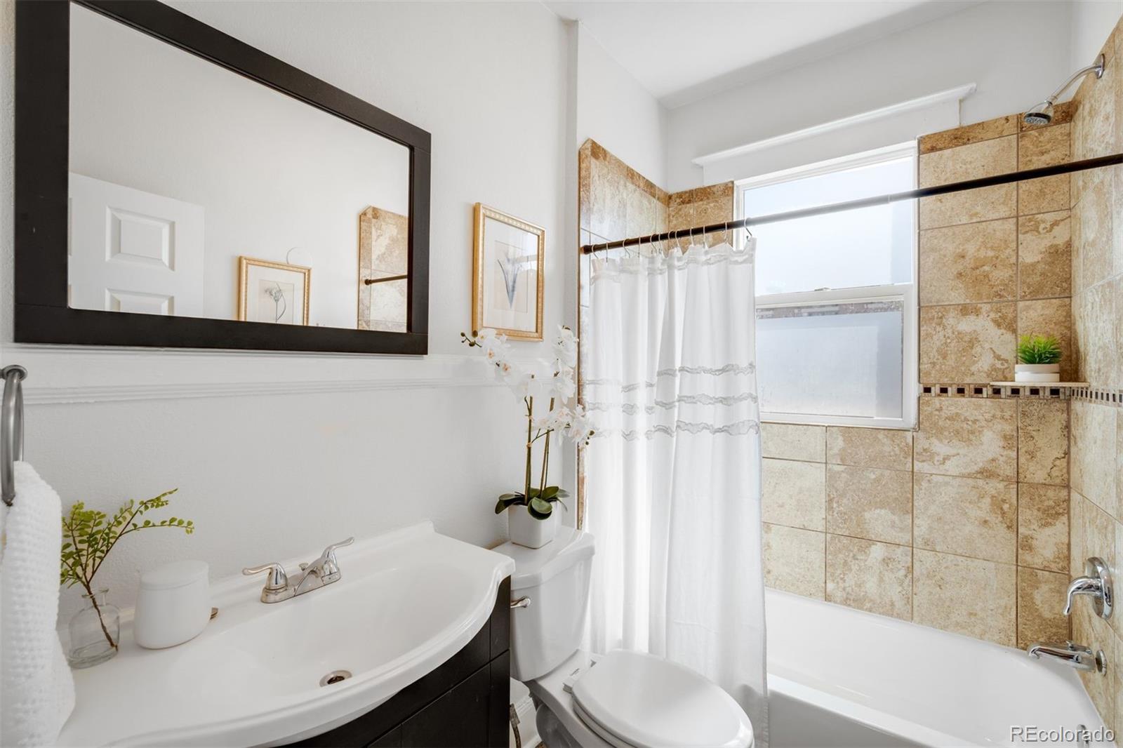 MLS Image #11 for 122 n logan street,denver, Colorado