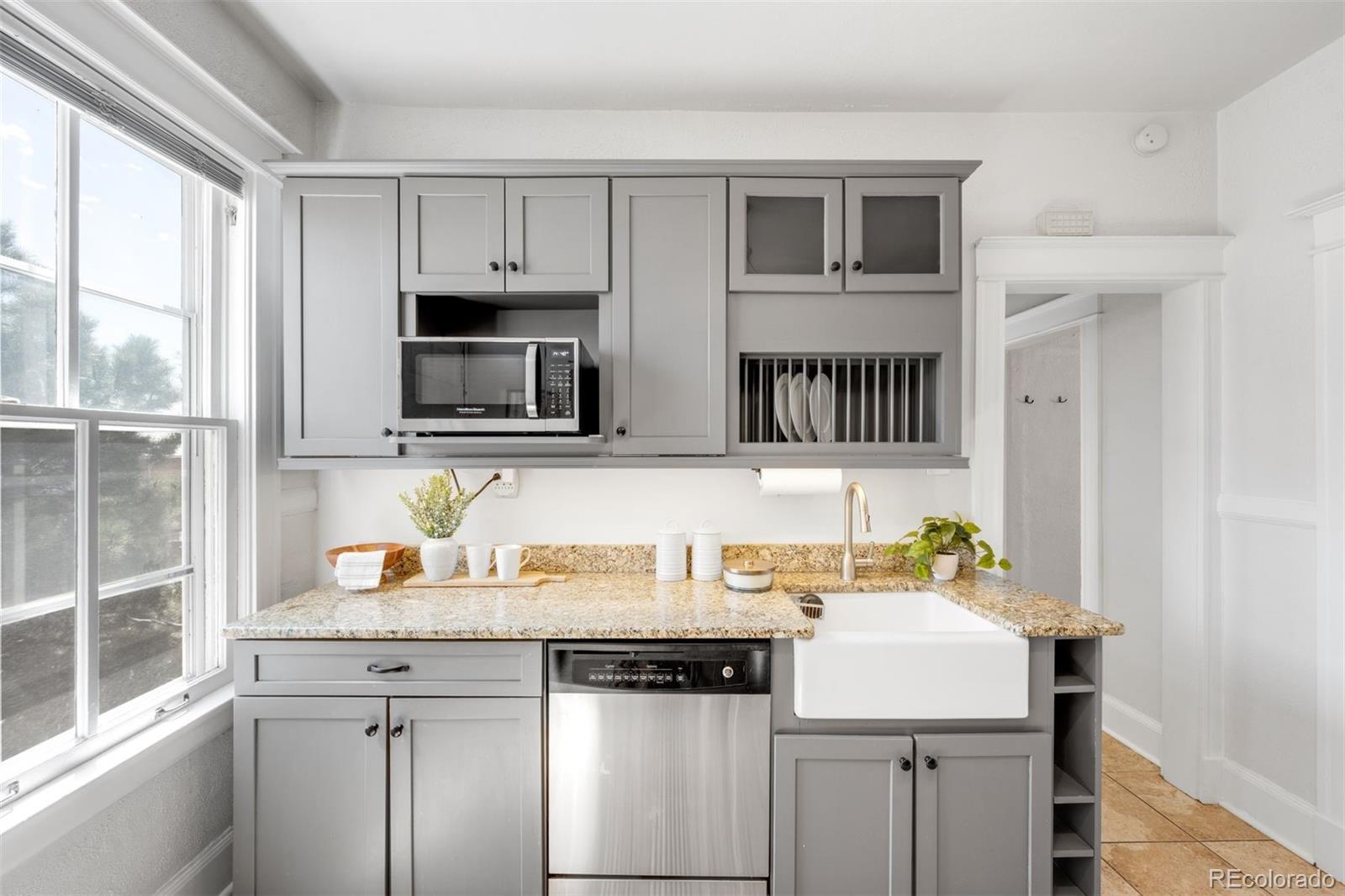 MLS Image #7 for 122 n logan street,denver, Colorado