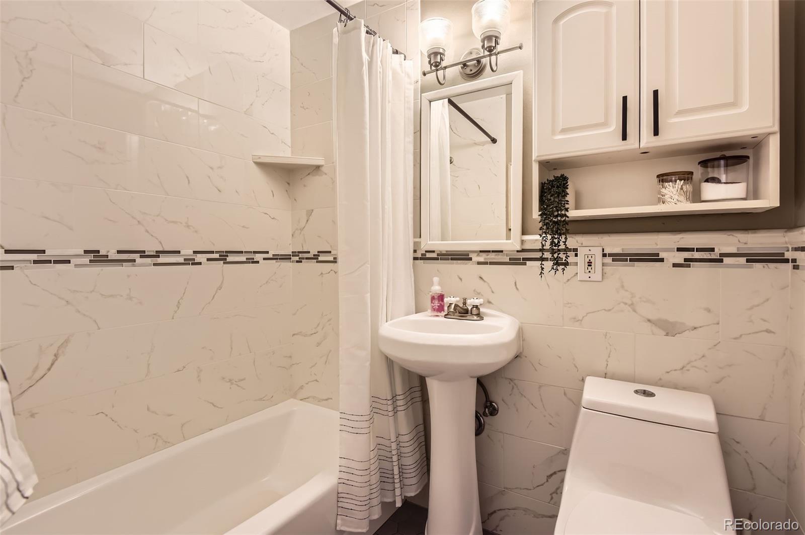 MLS Image #13 for 6900 s clermont street,centennial, Colorado