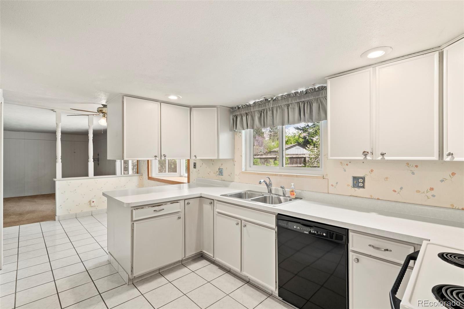 MLS Image #6 for 9004 e floyd avenue,denver, Colorado