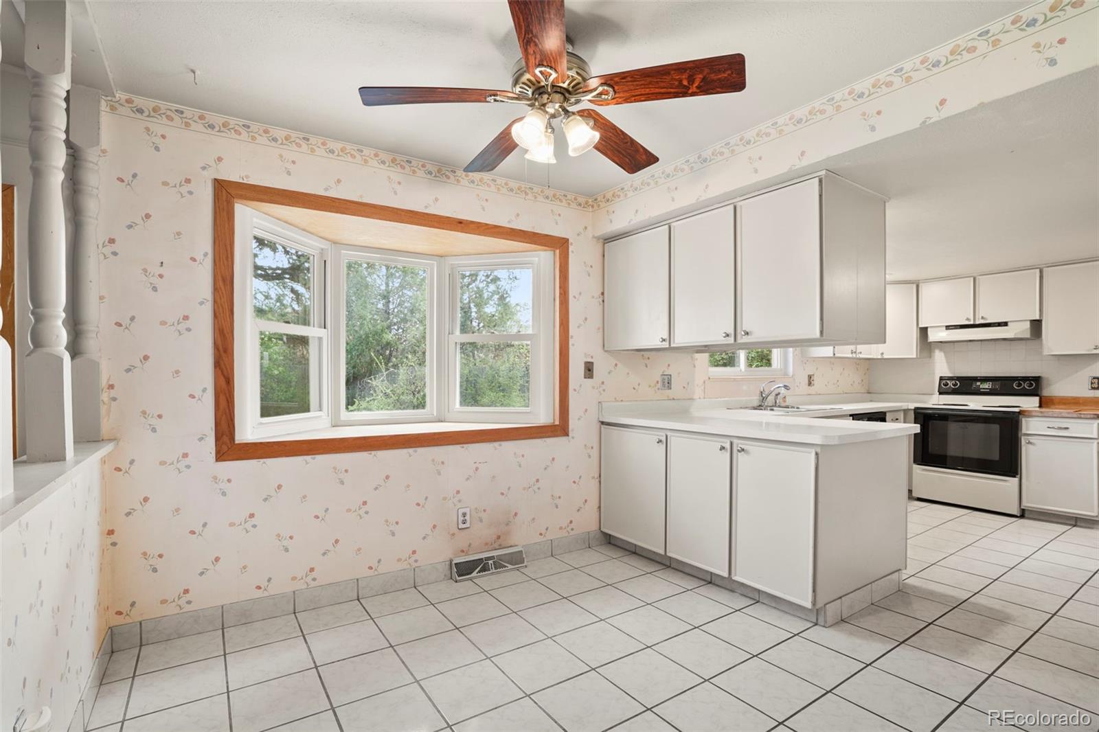 MLS Image #9 for 9004 e floyd avenue,denver, Colorado
