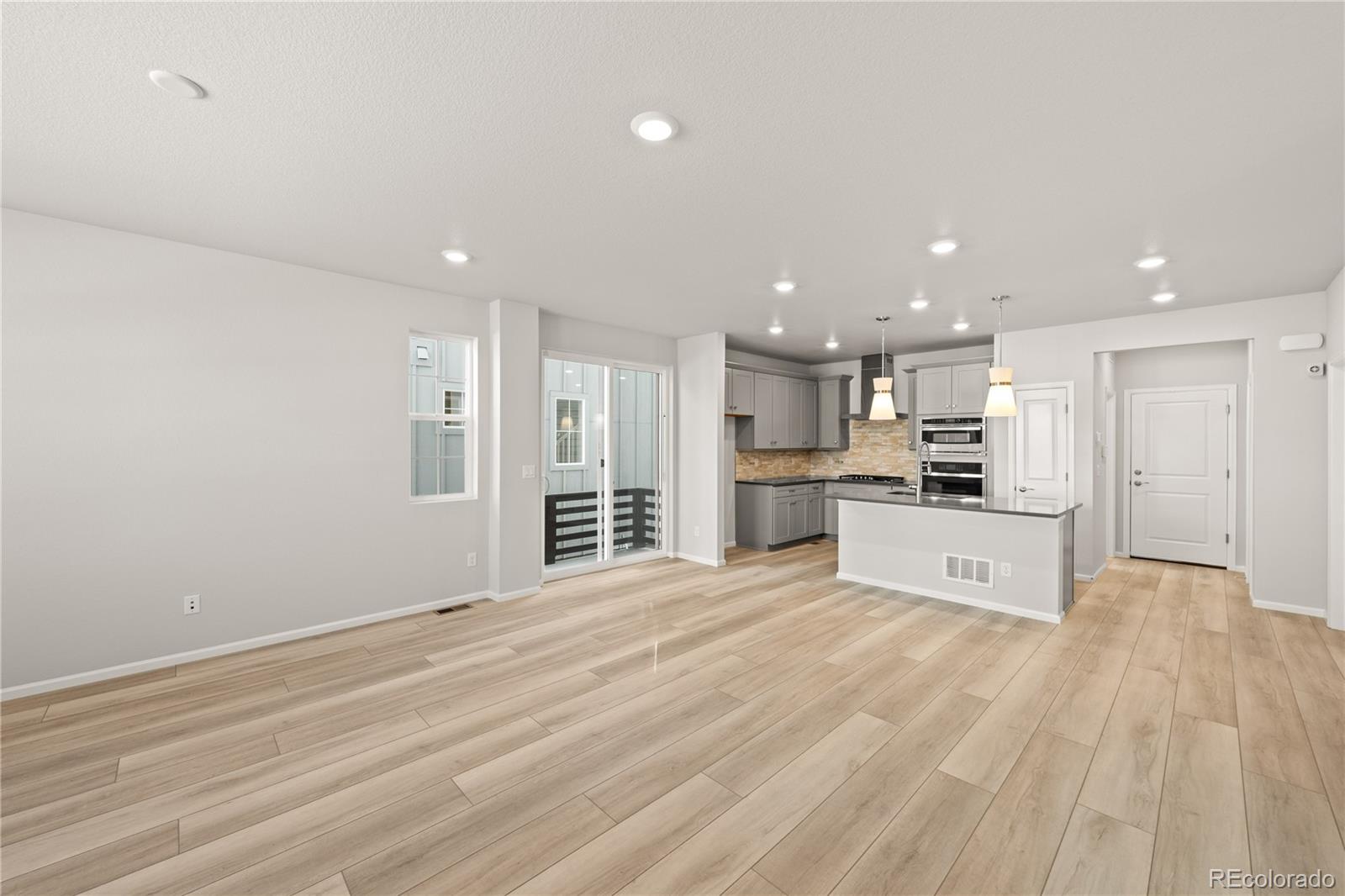 CMA Image for 8272  snake river street,Littleton, Colorado
