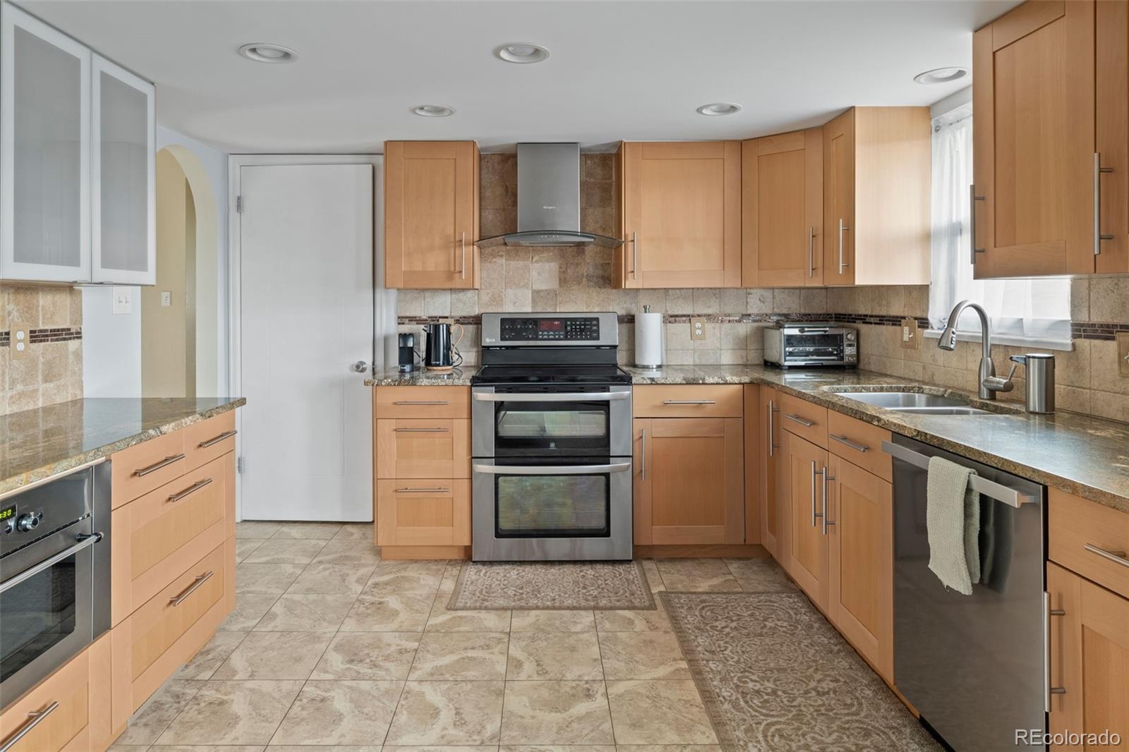 MLS Image #14 for 6854 s willow street,centennial, Colorado