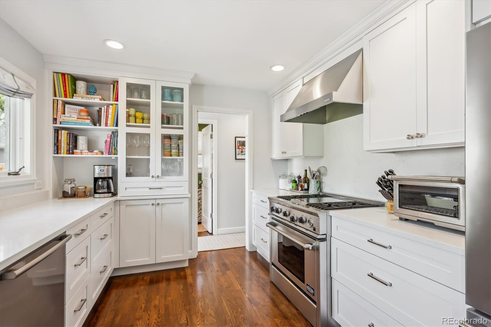 MLS Image #7 for 225 n ivanhoe street,denver, Colorado