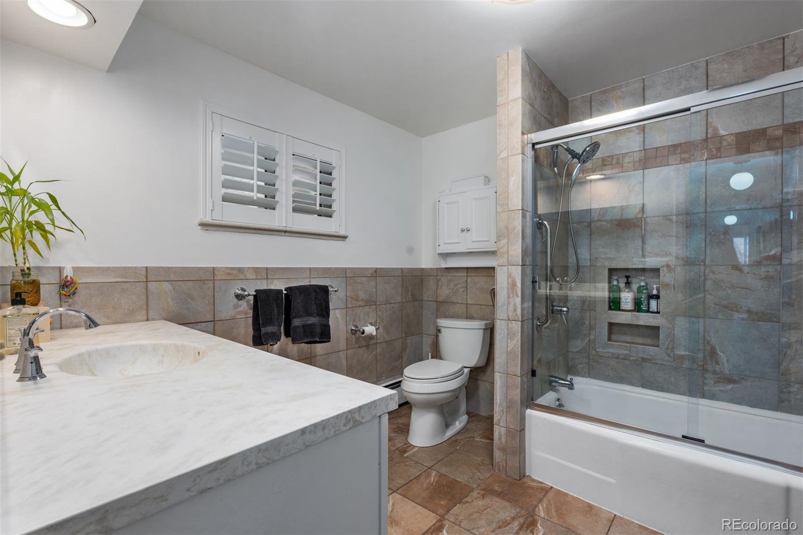 MLS Image #23 for 3844 s elm street,denver, Colorado