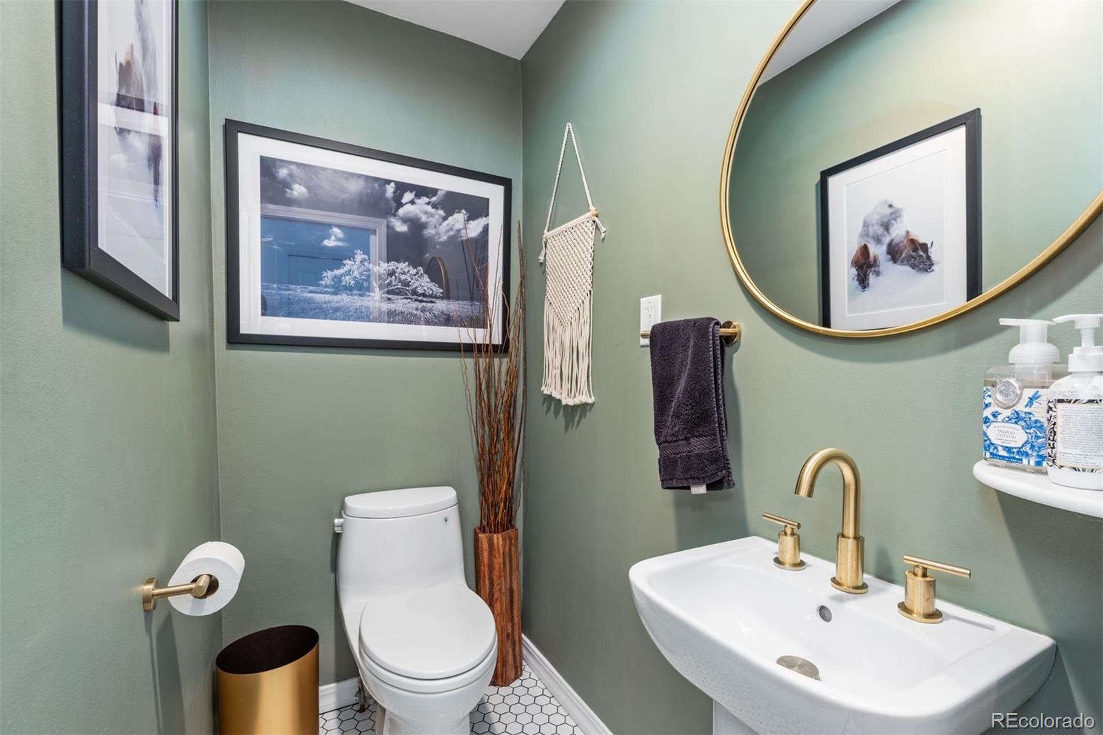 MLS Image #26 for 3844 s elm street,denver, Colorado