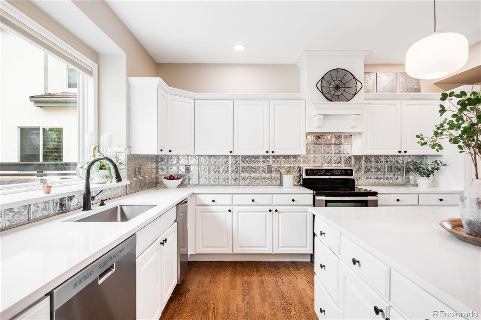 MLS Image #4 for 7038  russell court,arvada, Colorado