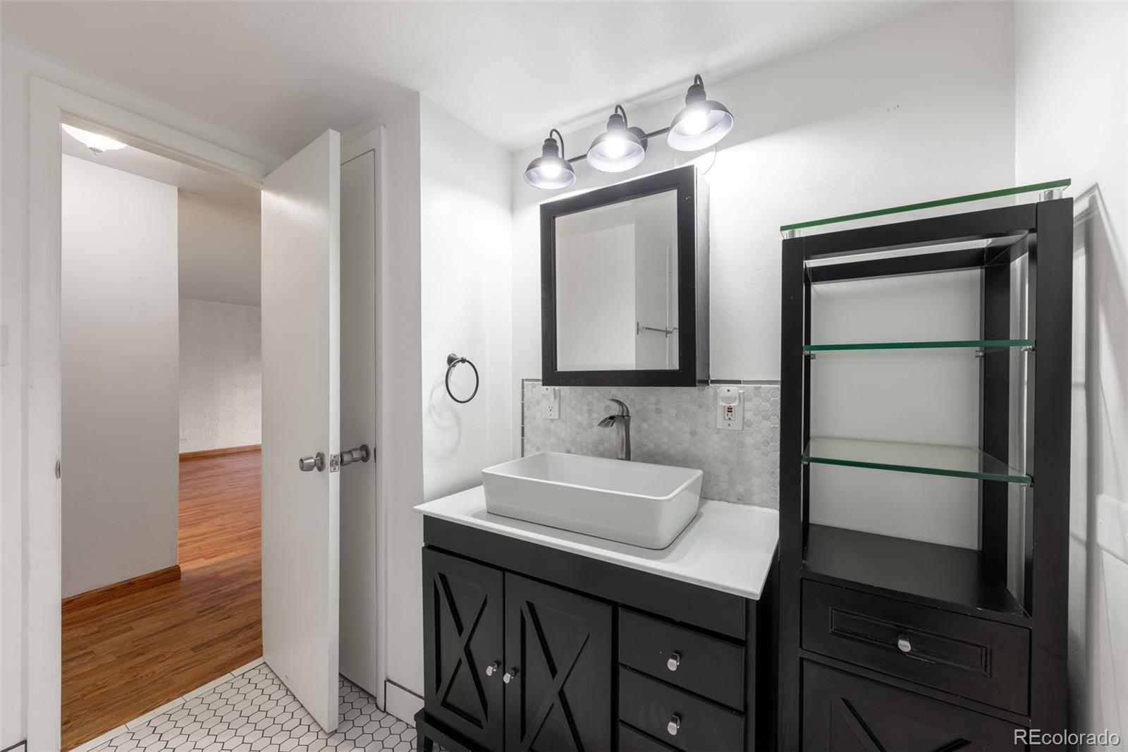 MLS Image #19 for 1350  josephine street 208,denver, Colorado