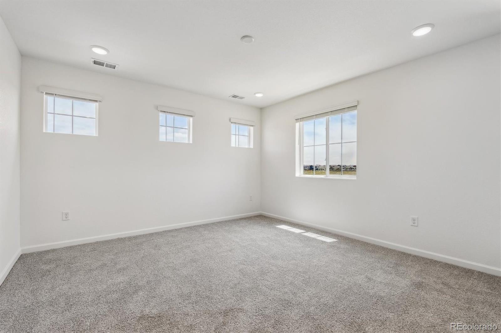 MLS Image #11 for 9051  telluride court,commerce city, Colorado