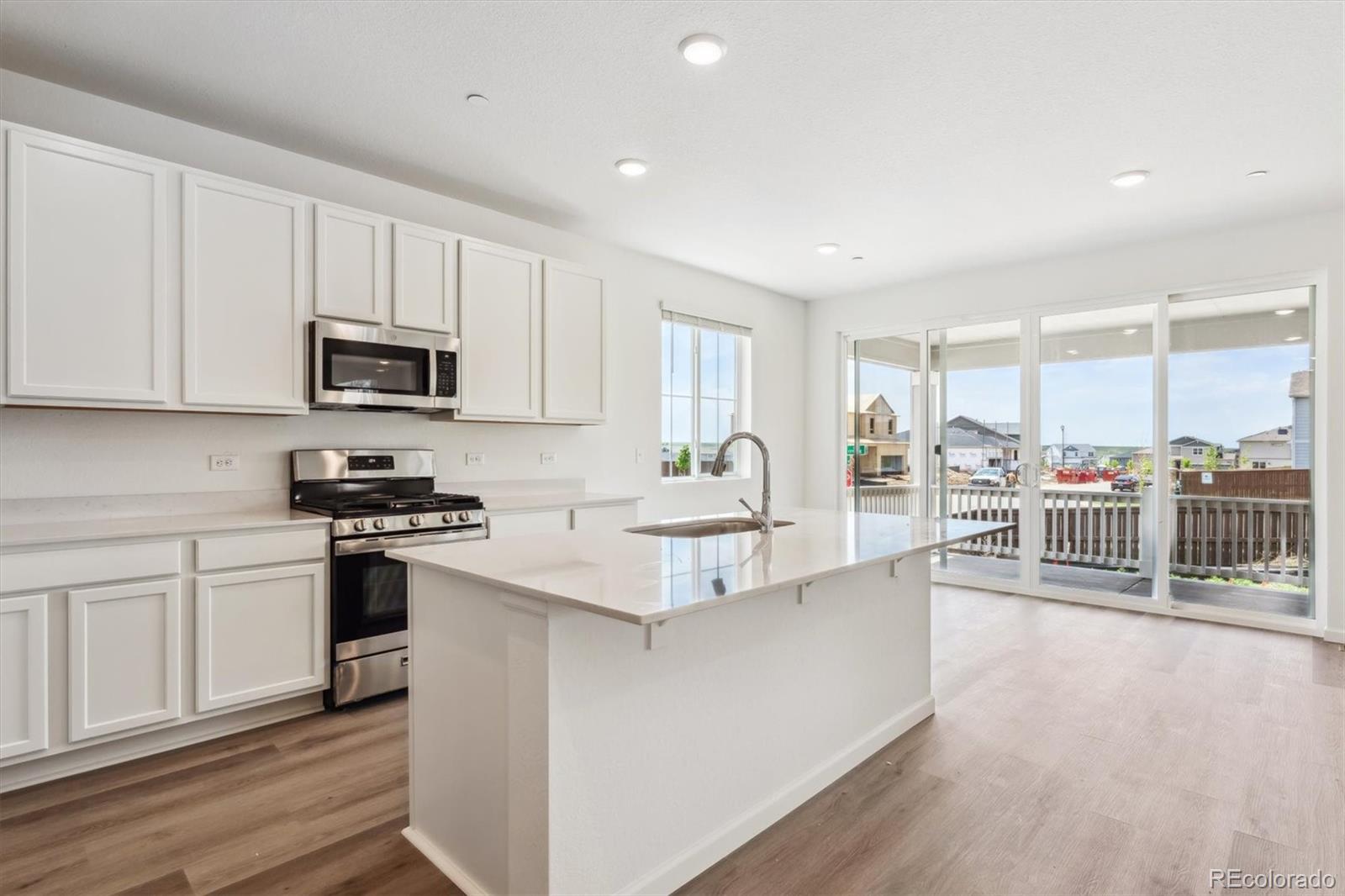 MLS Image #3 for 9051  telluride court,commerce city, Colorado