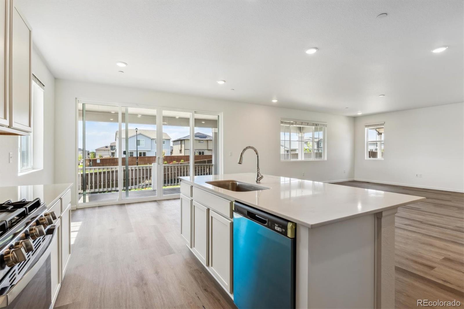 MLS Image #4 for 9051  telluride court,commerce city, Colorado