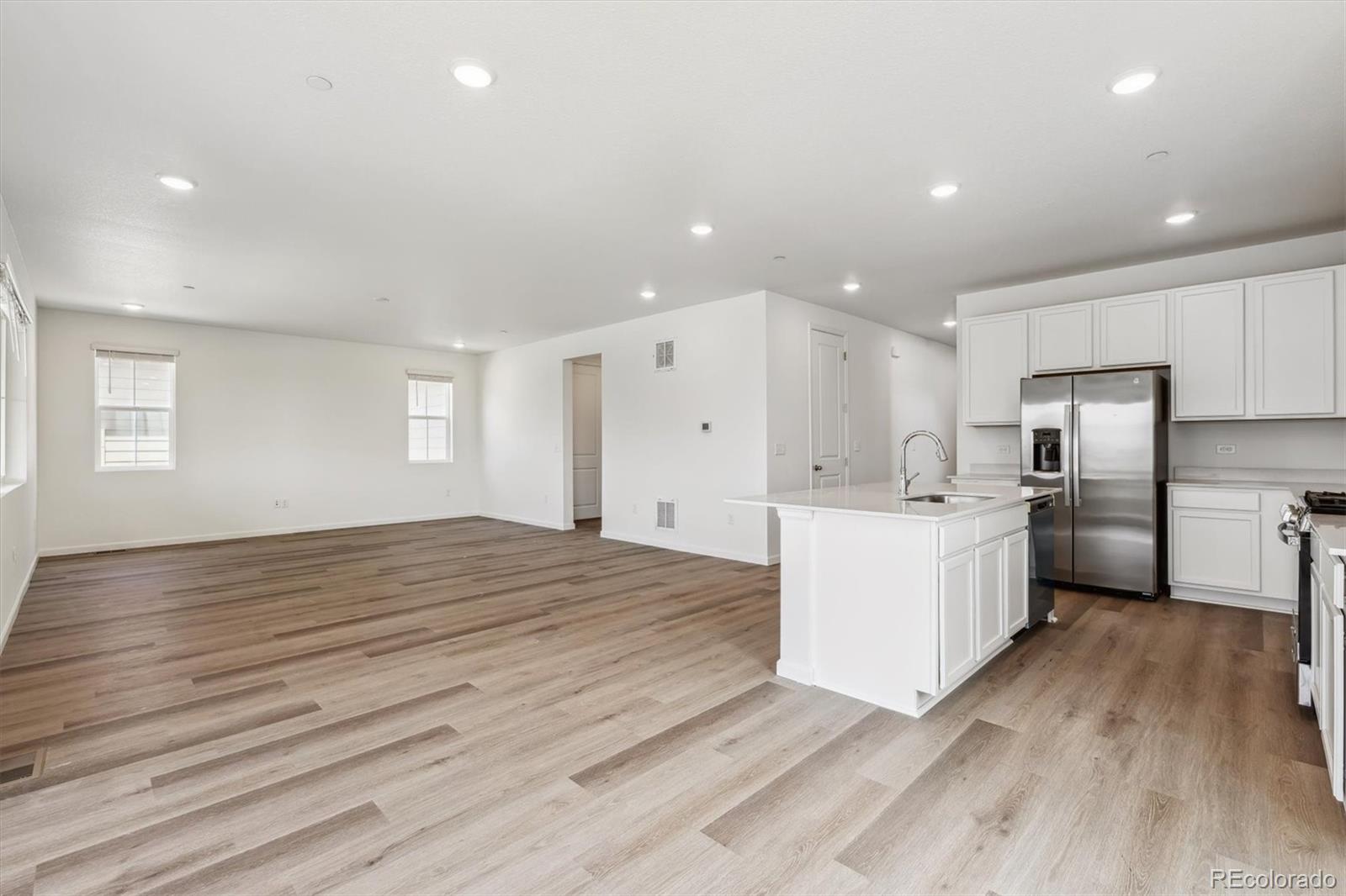 MLS Image #5 for 9051  telluride court,commerce city, Colorado