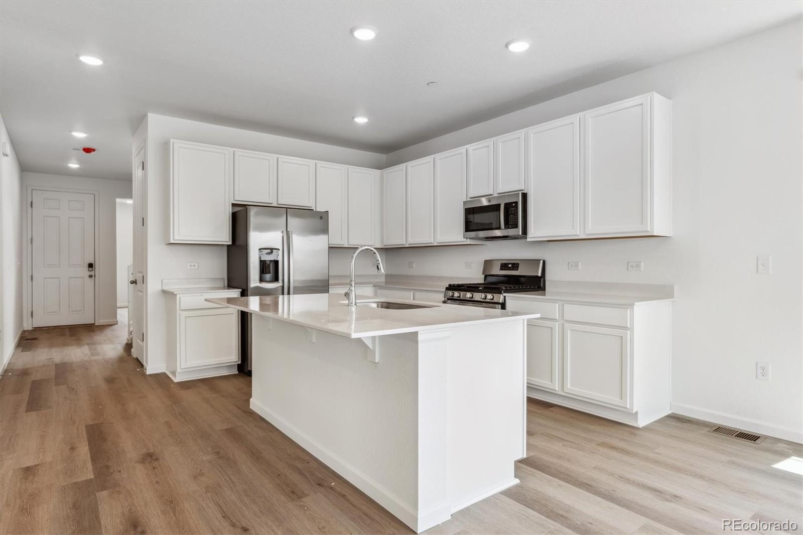 MLS Image #6 for 9051  telluride court,commerce city, Colorado