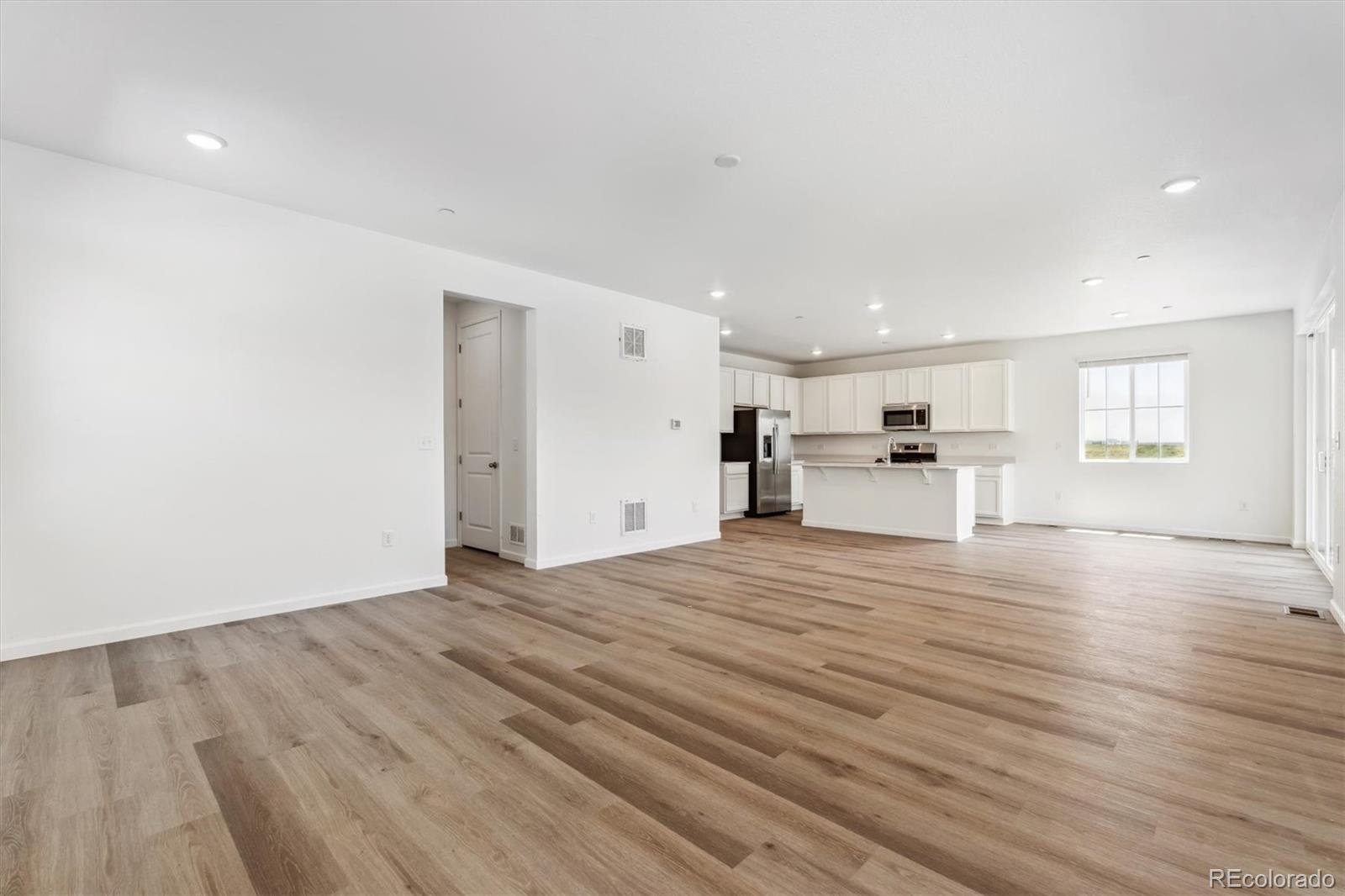 MLS Image #8 for 9051  telluride court,commerce city, Colorado