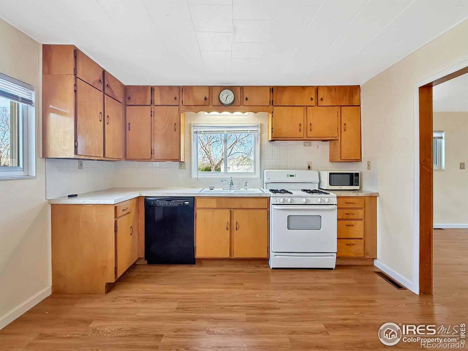 MLS Image #13 for 601  date avenue,akron, Colorado
