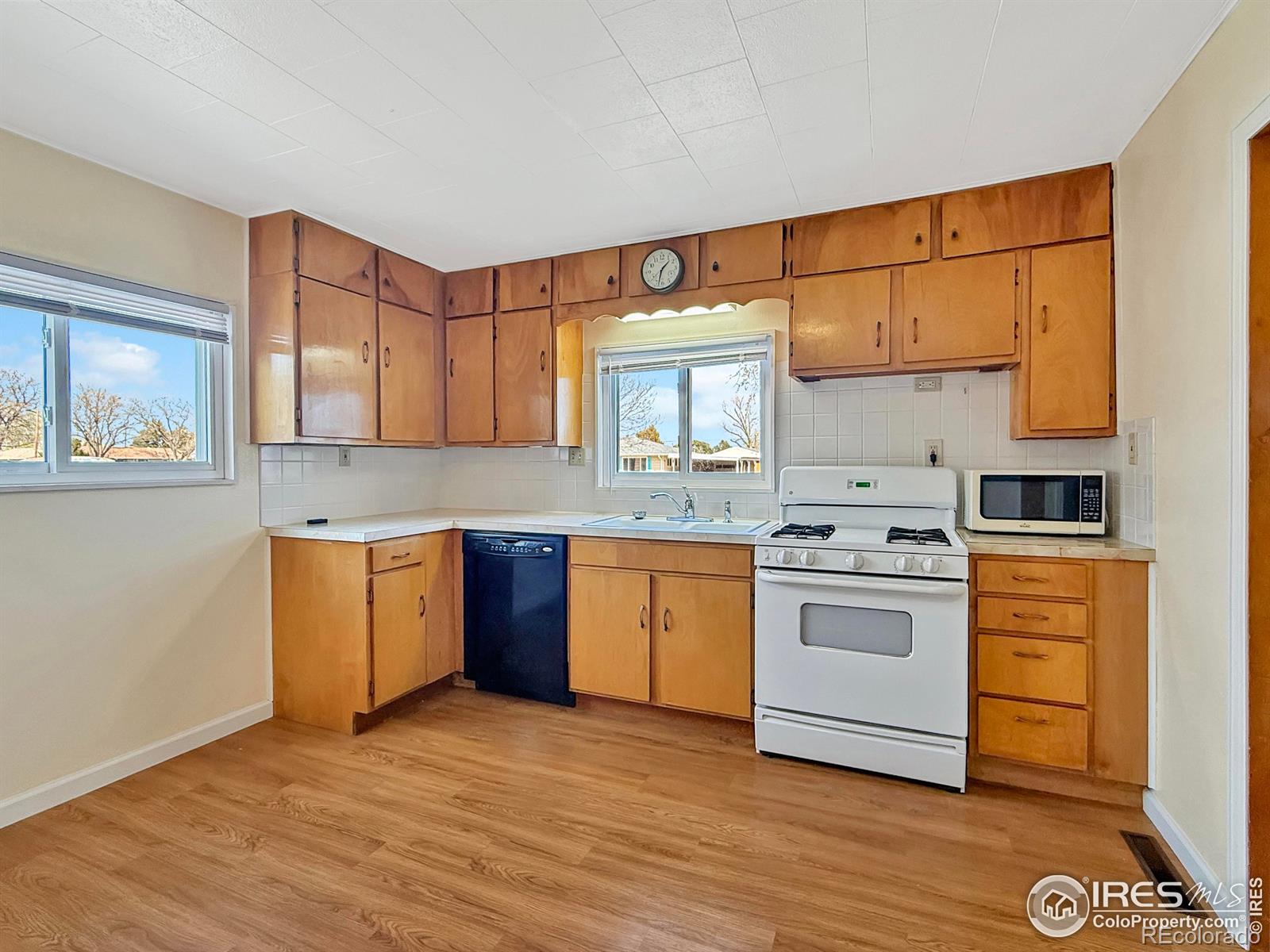 MLS Image #14 for 601  date avenue,akron, Colorado