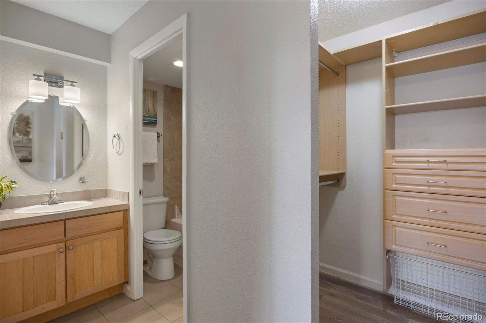 MLS Image #16 for 909 n logan street,denver, Colorado