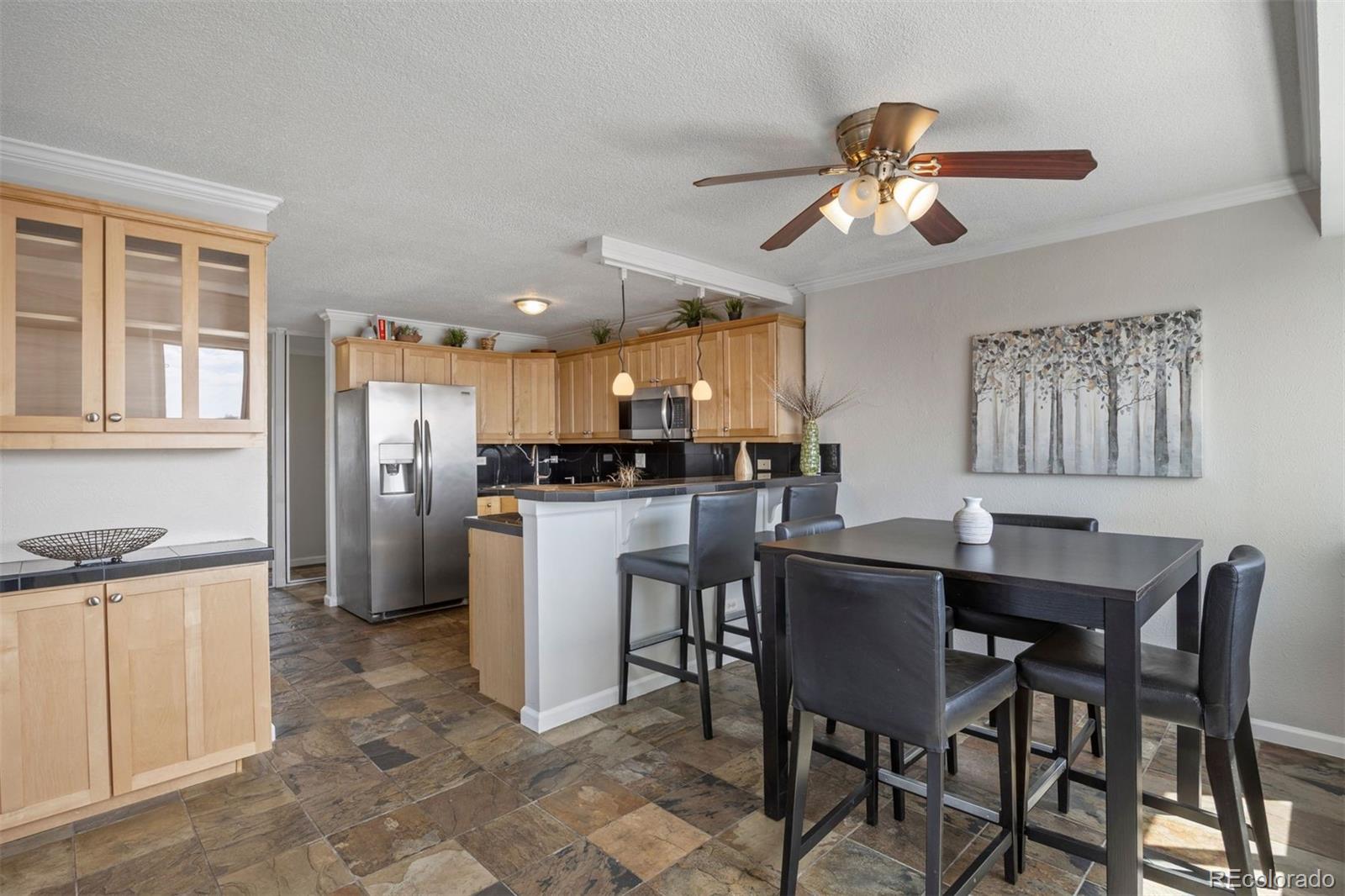 MLS Image #4 for 909 n logan street,denver, Colorado