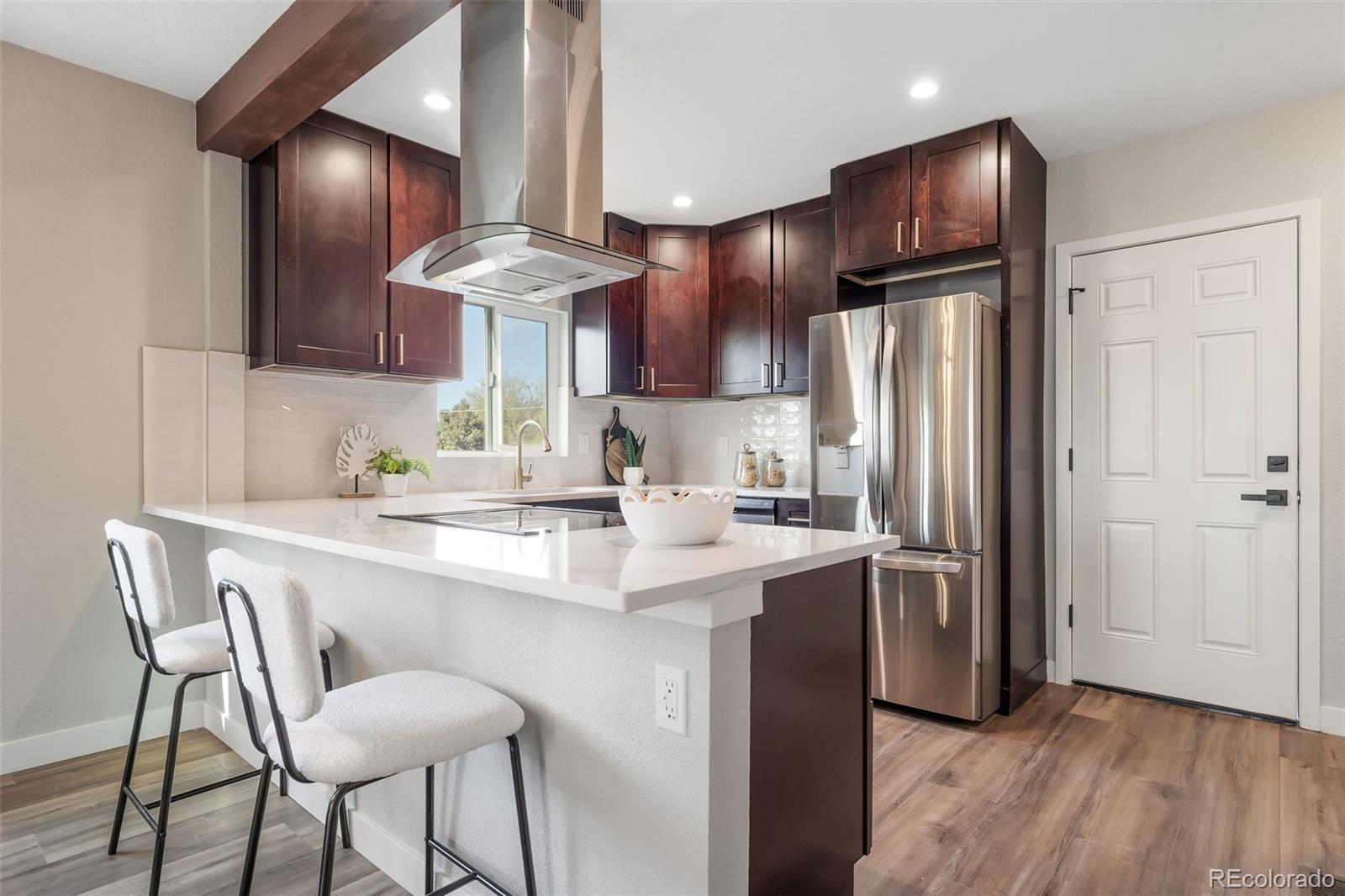 MLS Image #10 for 15  hazel court,denver, Colorado