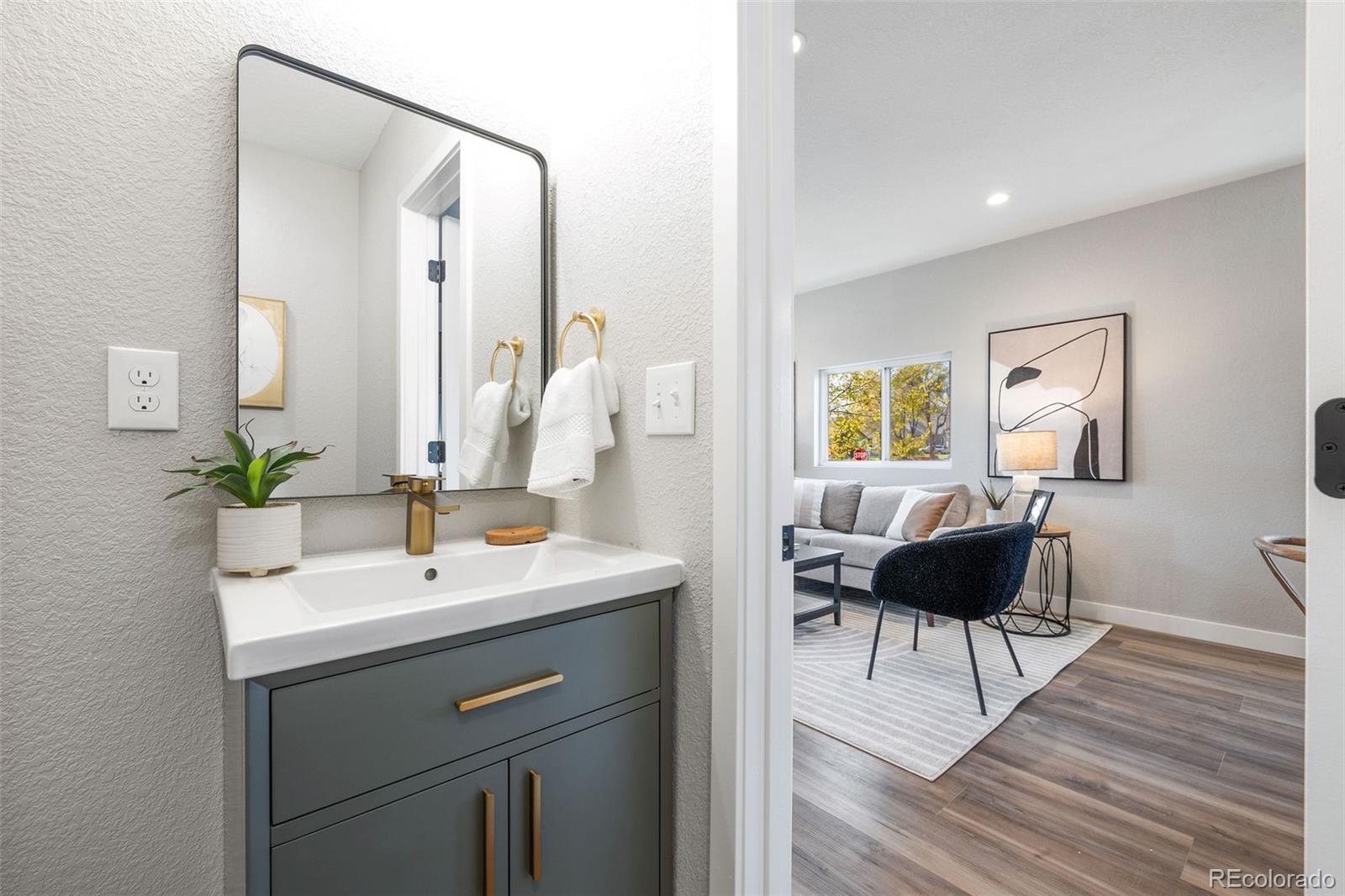 MLS Image #18 for 15  hazel court,denver, Colorado