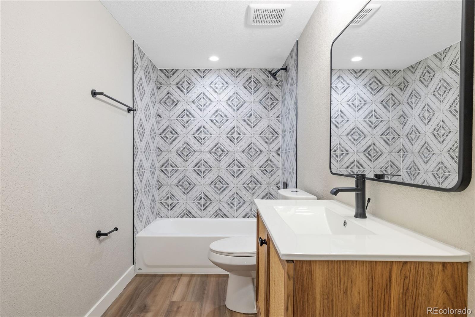 MLS Image #22 for 15  hazel court,denver, Colorado
