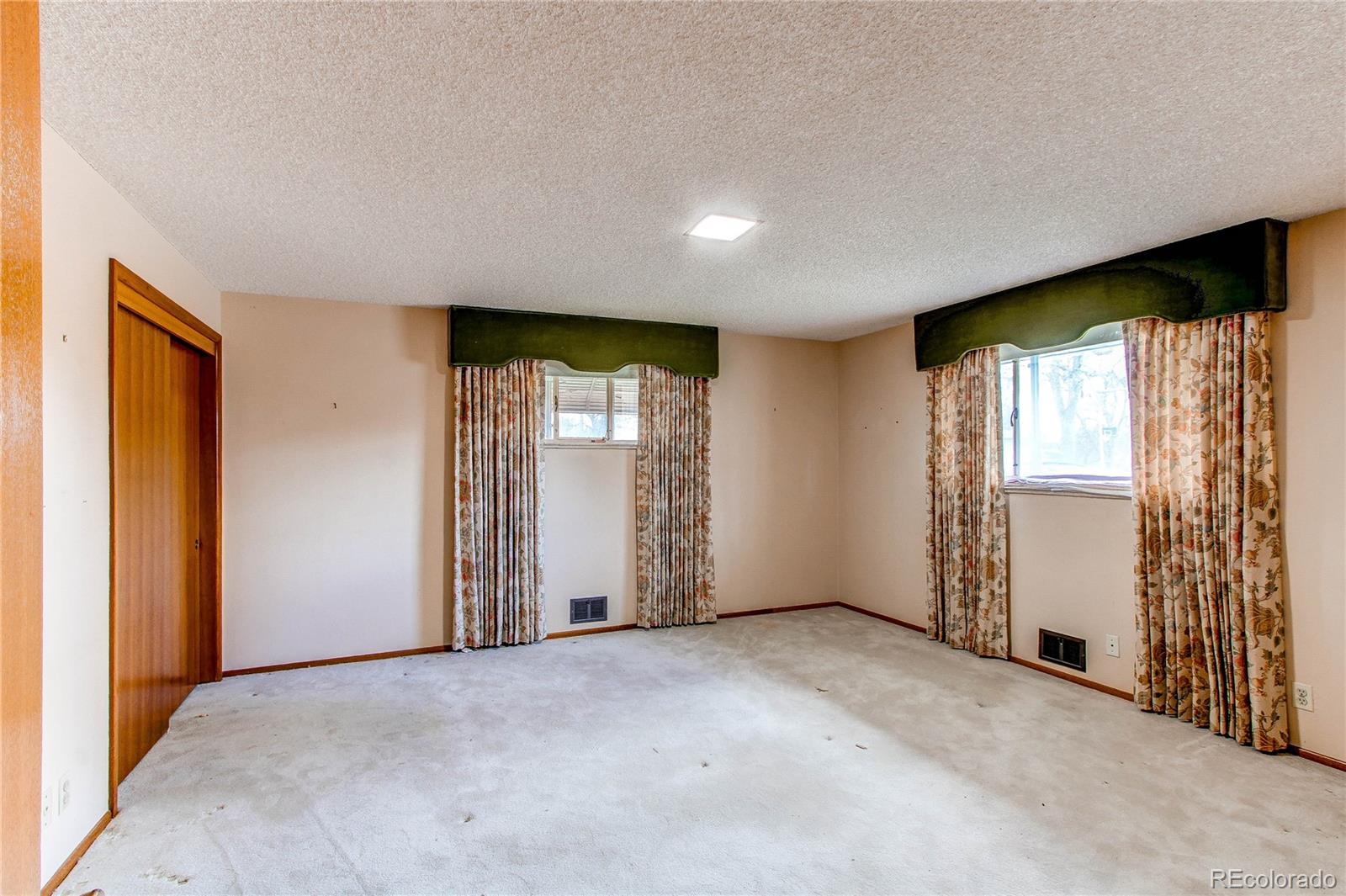 MLS Image #15 for 2081 w ridge road,littleton, Colorado