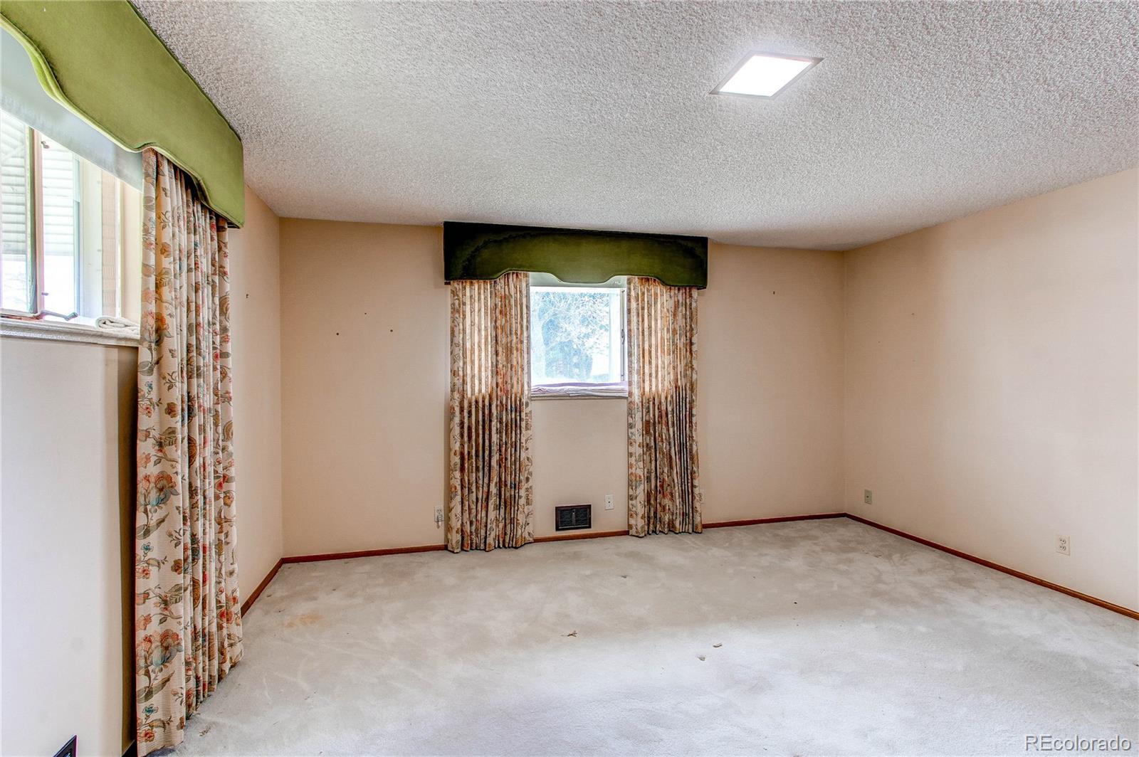 MLS Image #16 for 2081 w ridge road,littleton, Colorado