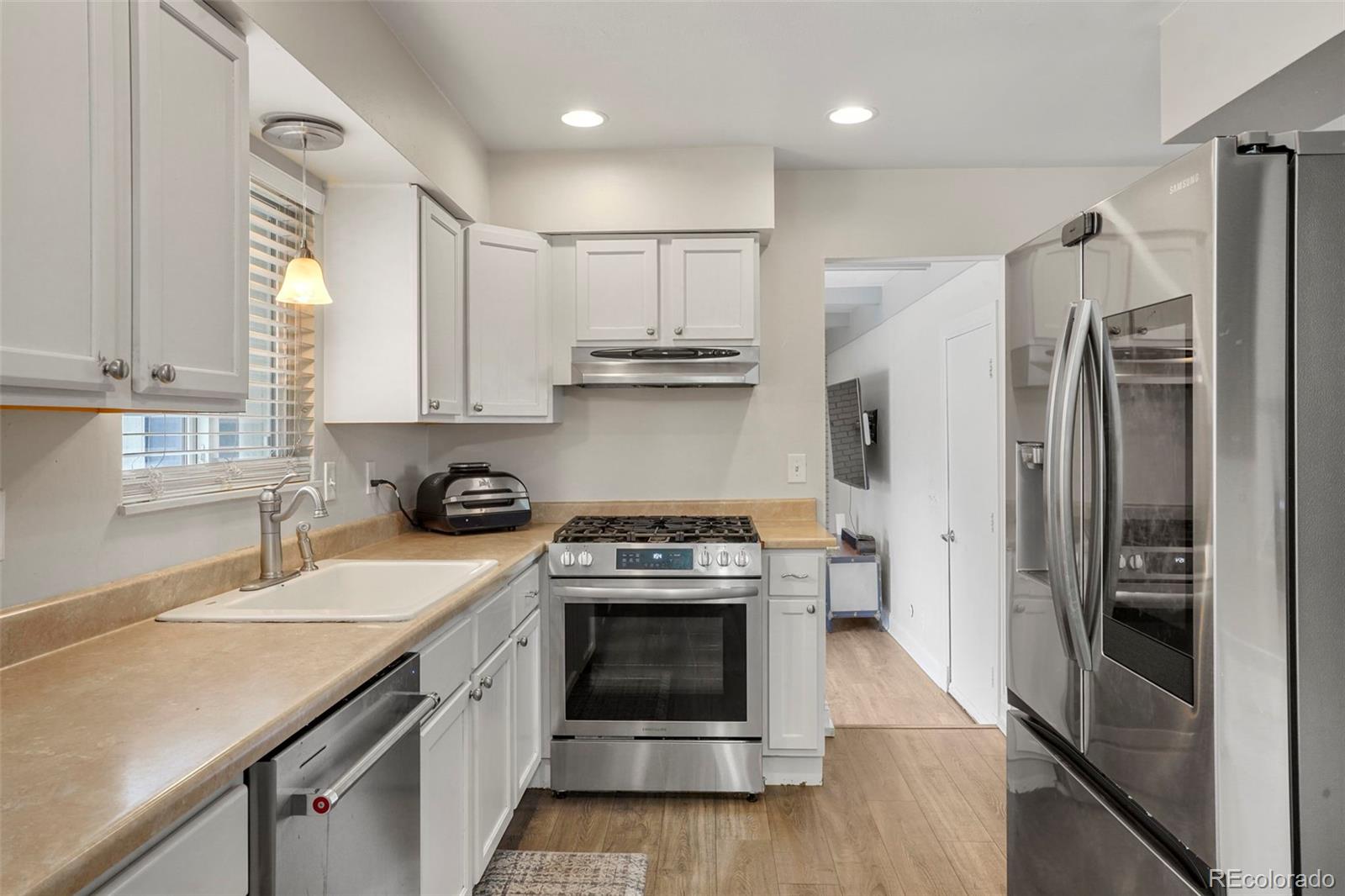 MLS Image #7 for 7282 s vance street,littleton, Colorado