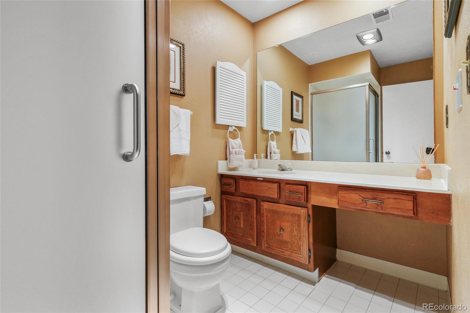 MLS Image #18 for 2770 s elmira street,denver, Colorado