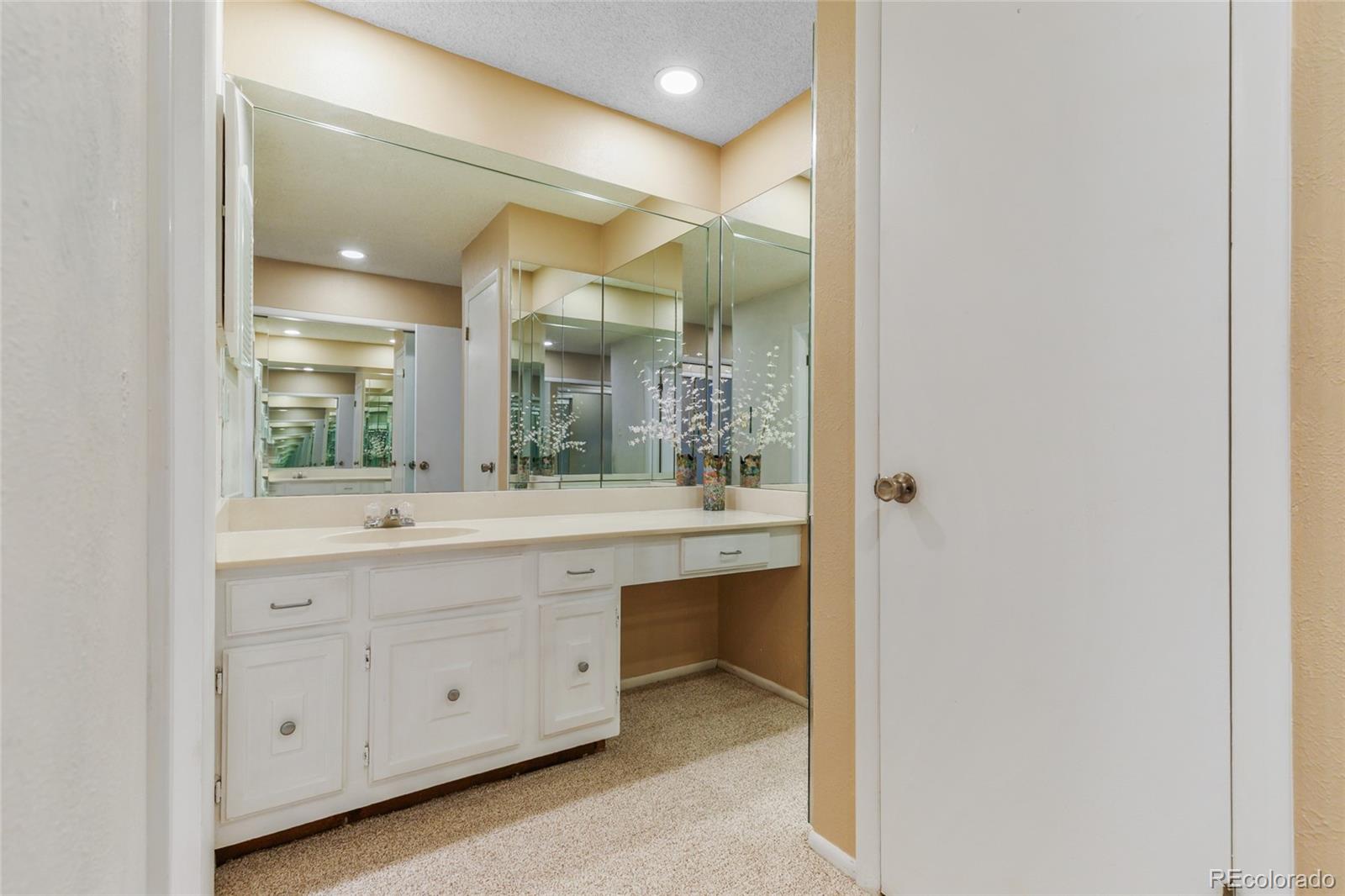 MLS Image #28 for 2770 s elmira street,denver, Colorado