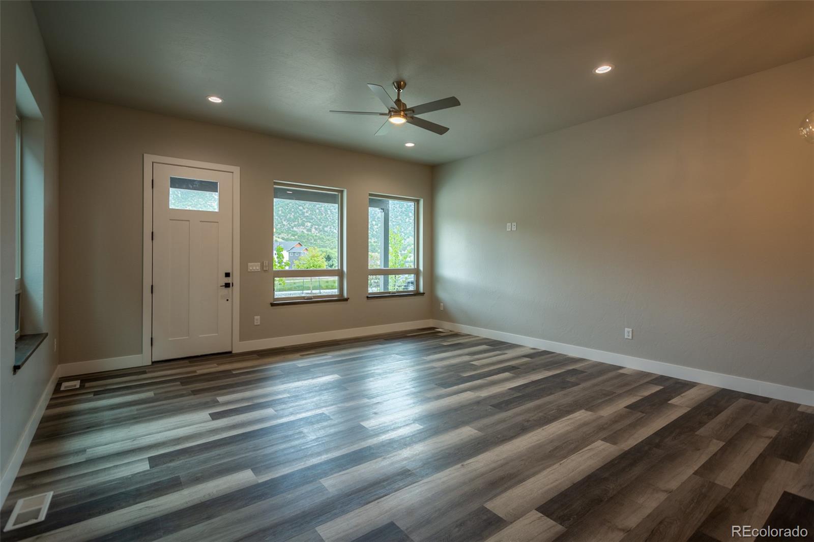MLS Image #6 for 120  southside loop,salida, Colorado
