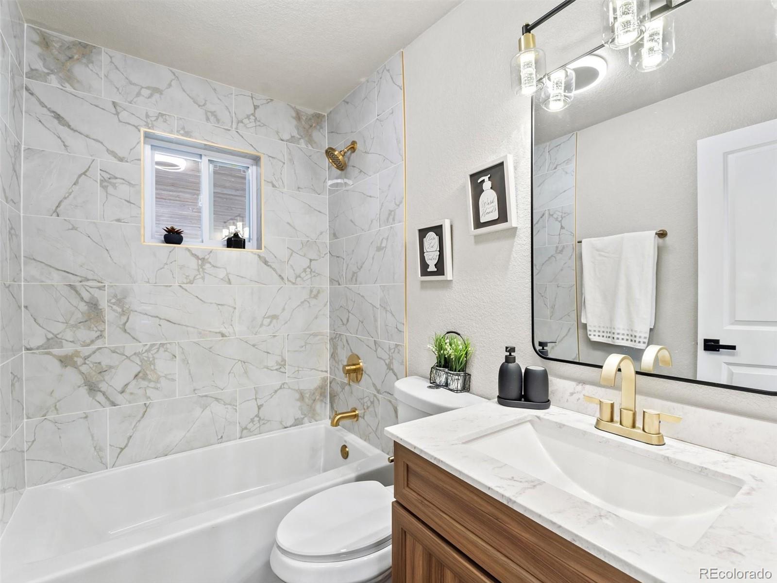 MLS Image #10 for 3210  newport street,denver, Colorado
