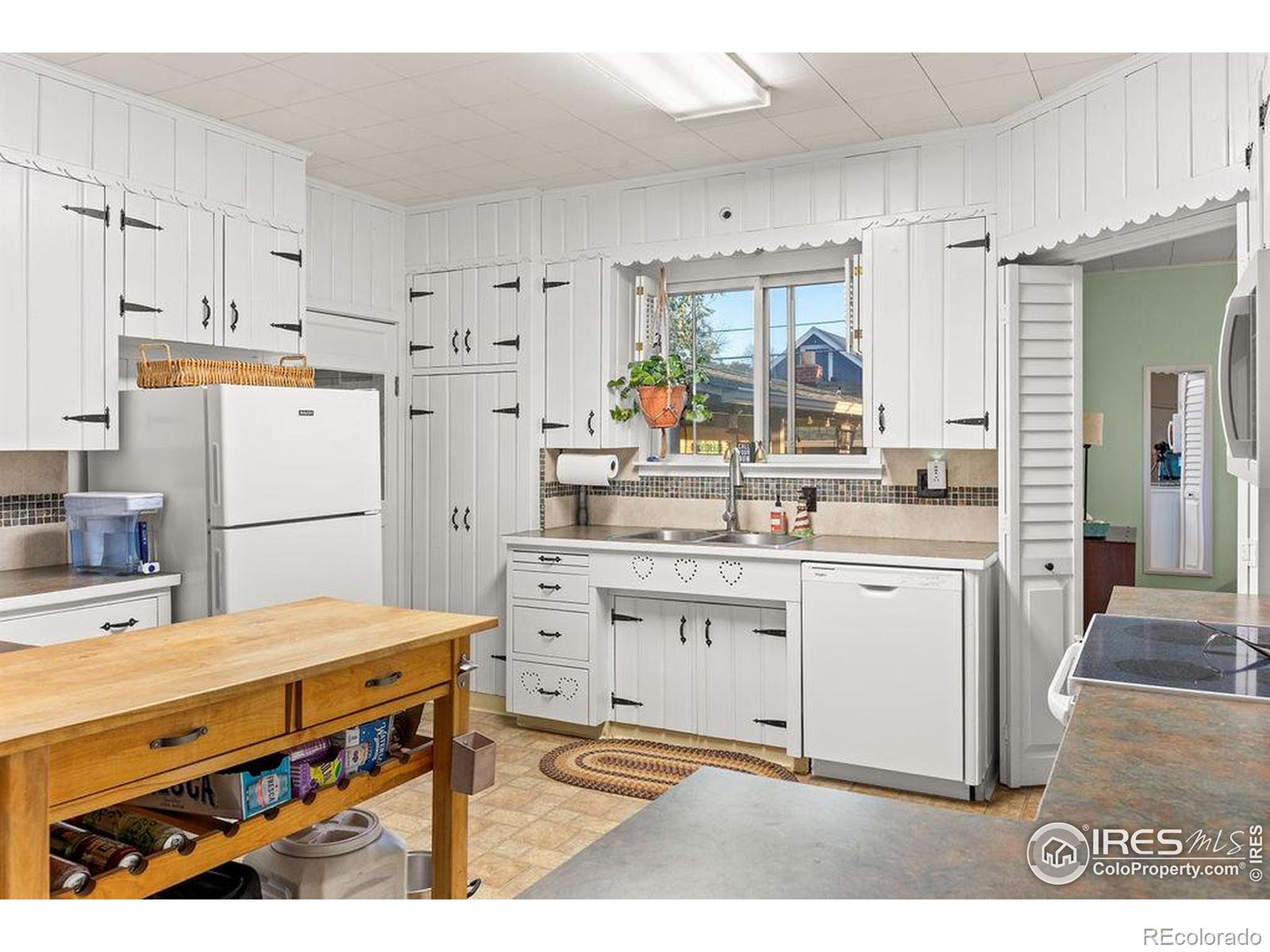 MLS Image #2 for 334 w 5th street,loveland, Colorado