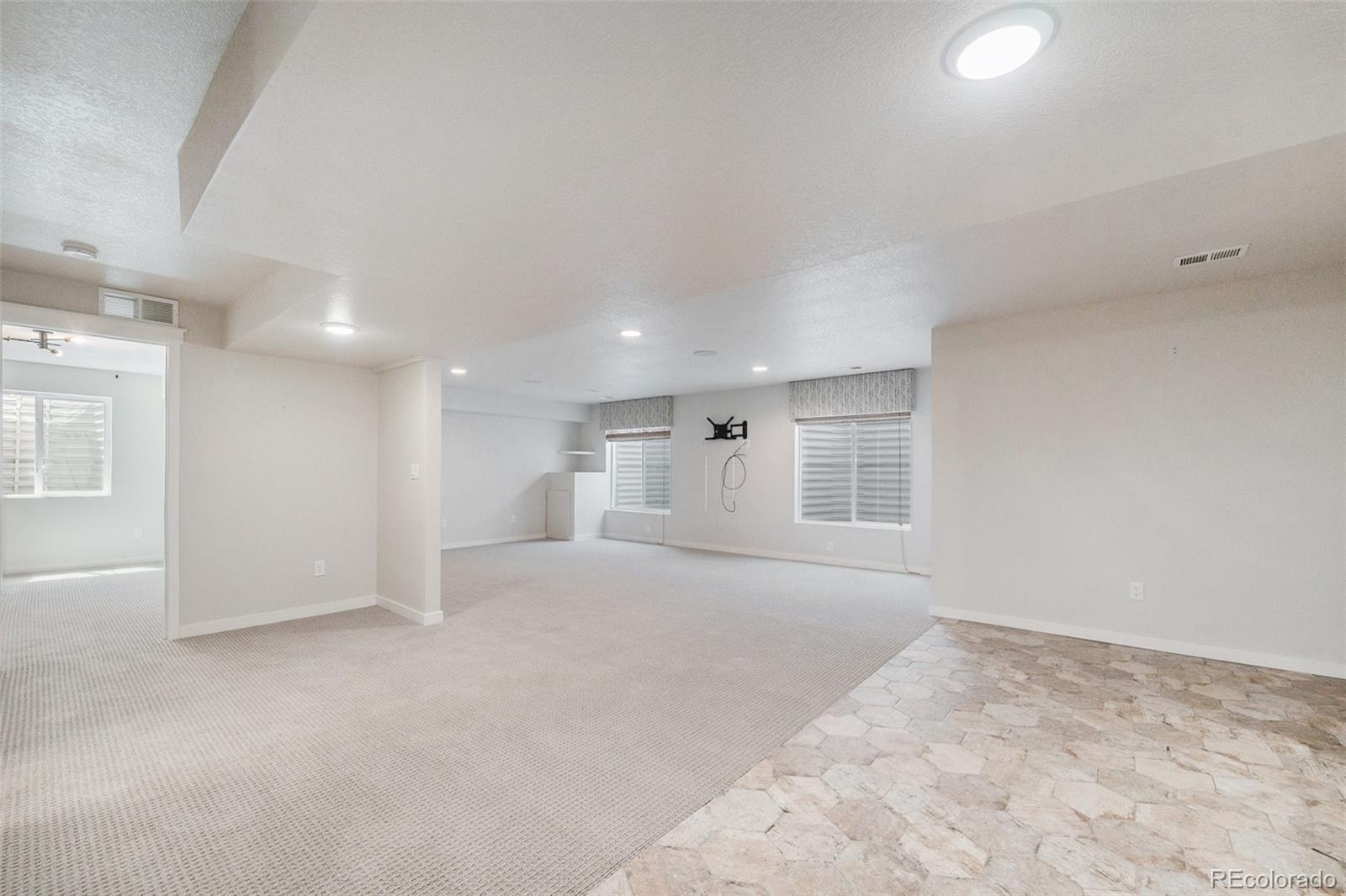 MLS Image #13 for 9051 e 61st avenue,denver, Colorado