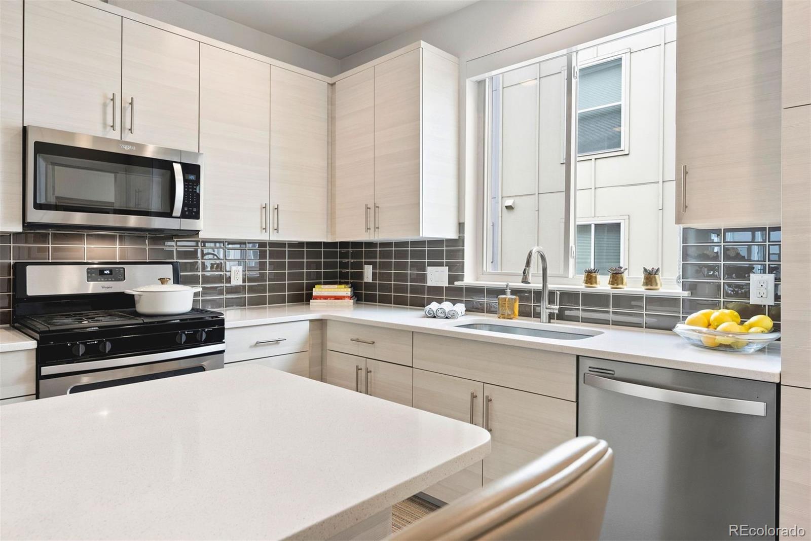 MLS Image #12 for 854  kalamath street,denver, Colorado