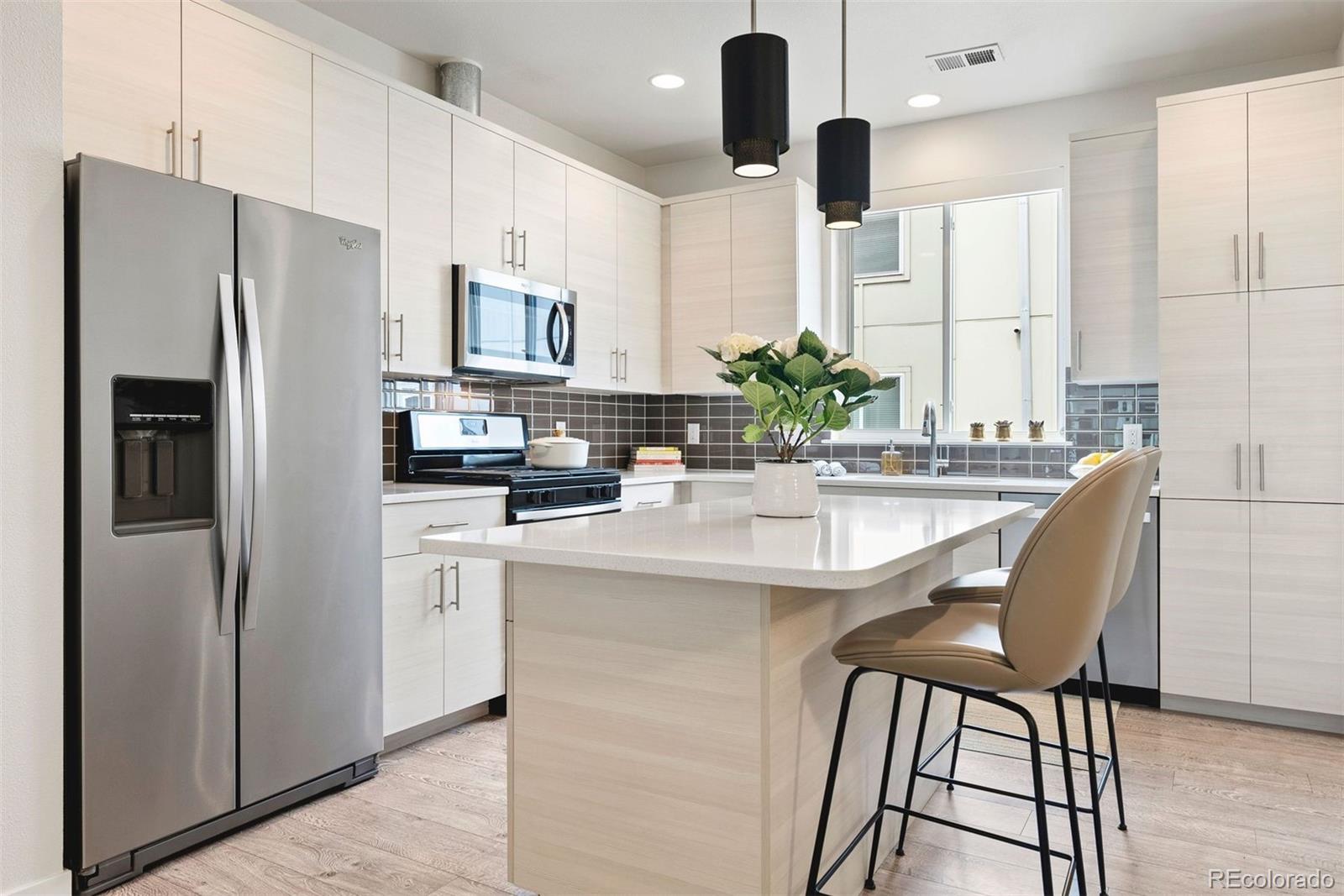 MLS Image #9 for 854  kalamath street,denver, Colorado
