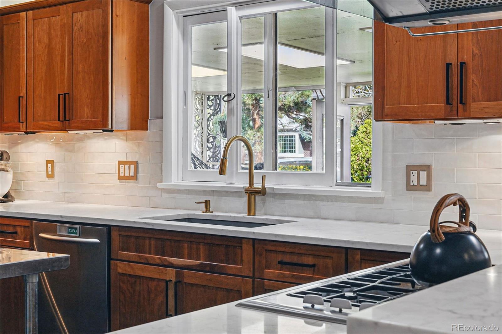 MLS Image #11 for 4032 s olive street,denver, Colorado