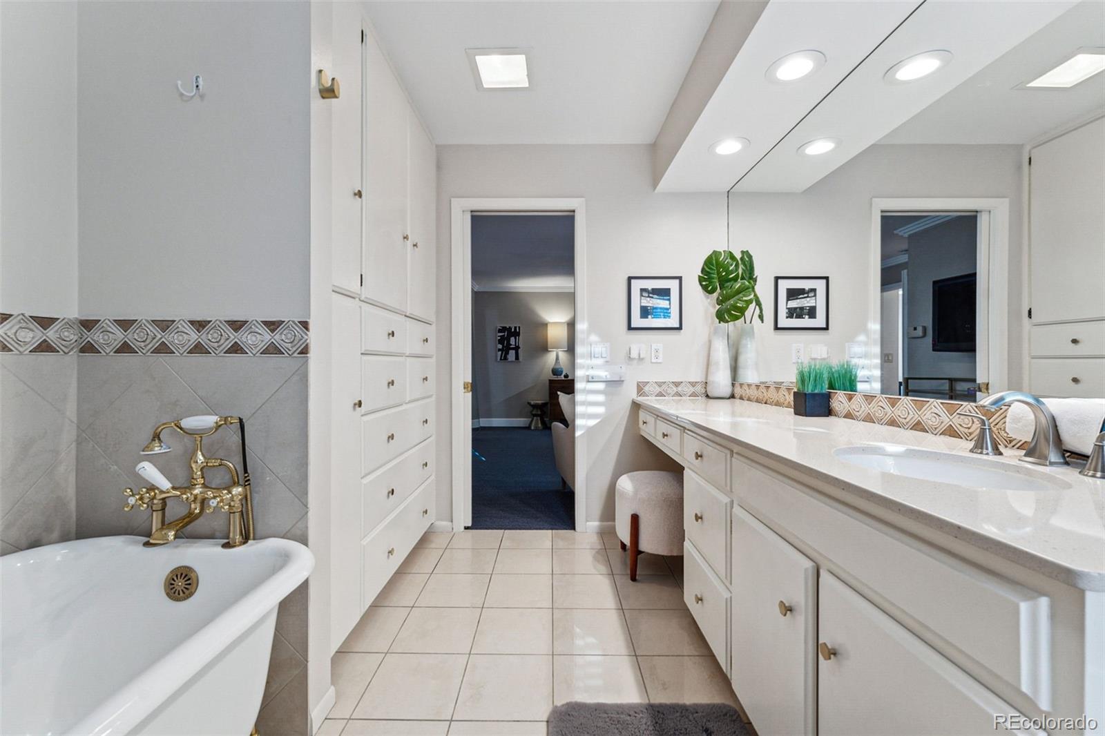 MLS Image #21 for 4032 s olive street,denver, Colorado