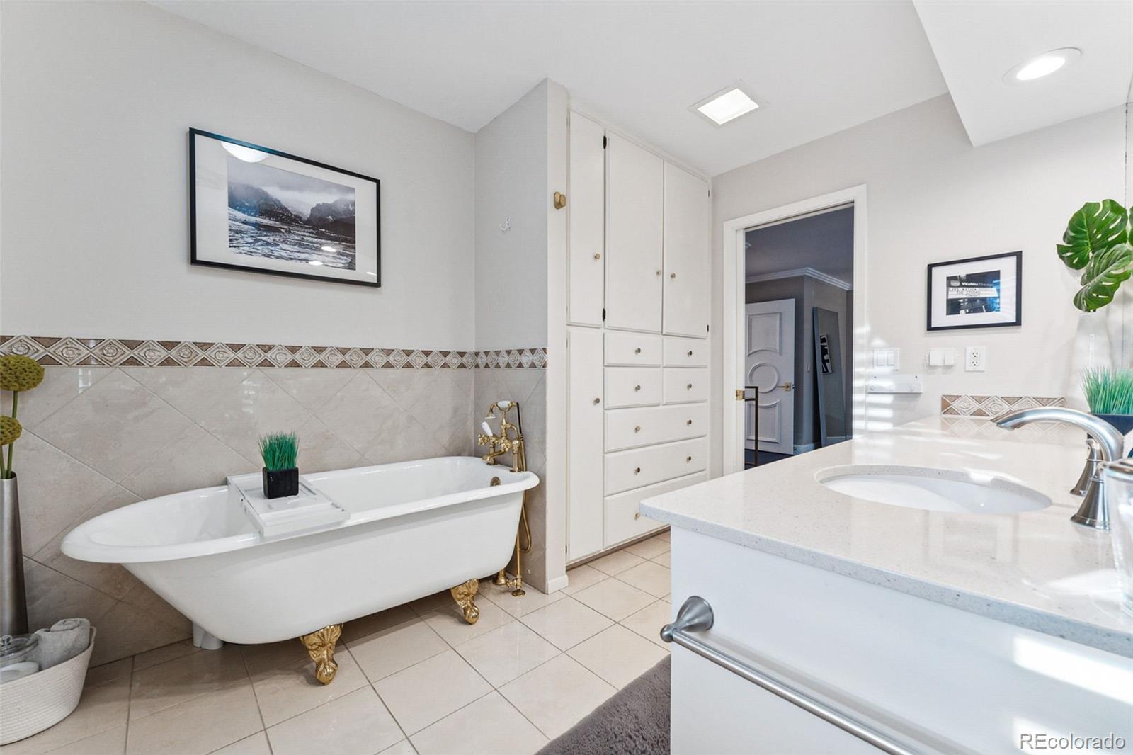 MLS Image #22 for 4032 s olive street,denver, Colorado