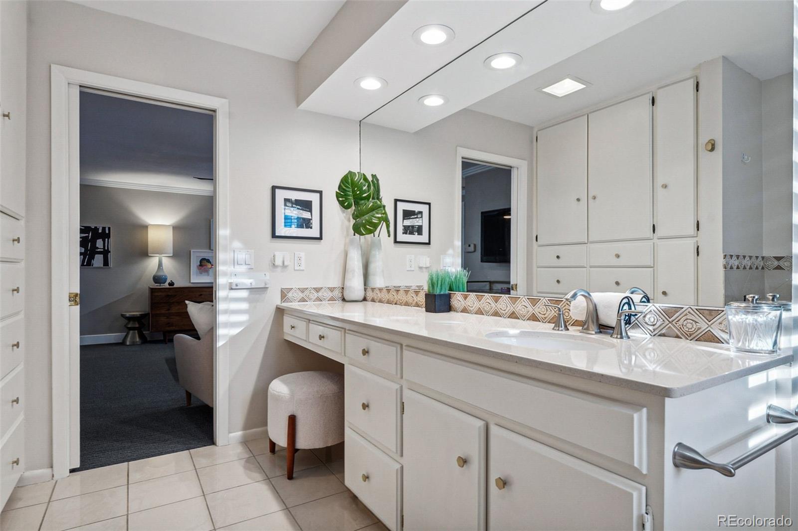 MLS Image #23 for 4032 s olive street,denver, Colorado