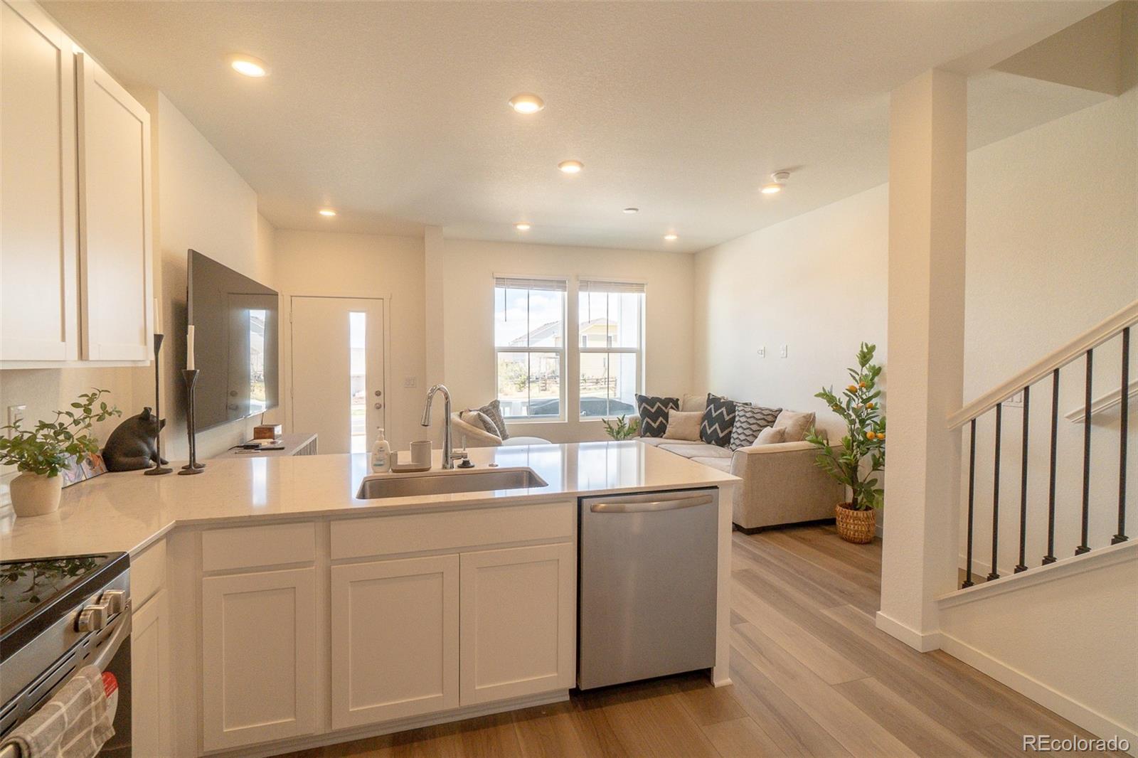 MLS Image #5 for 9152  gladiola way,arvada, Colorado