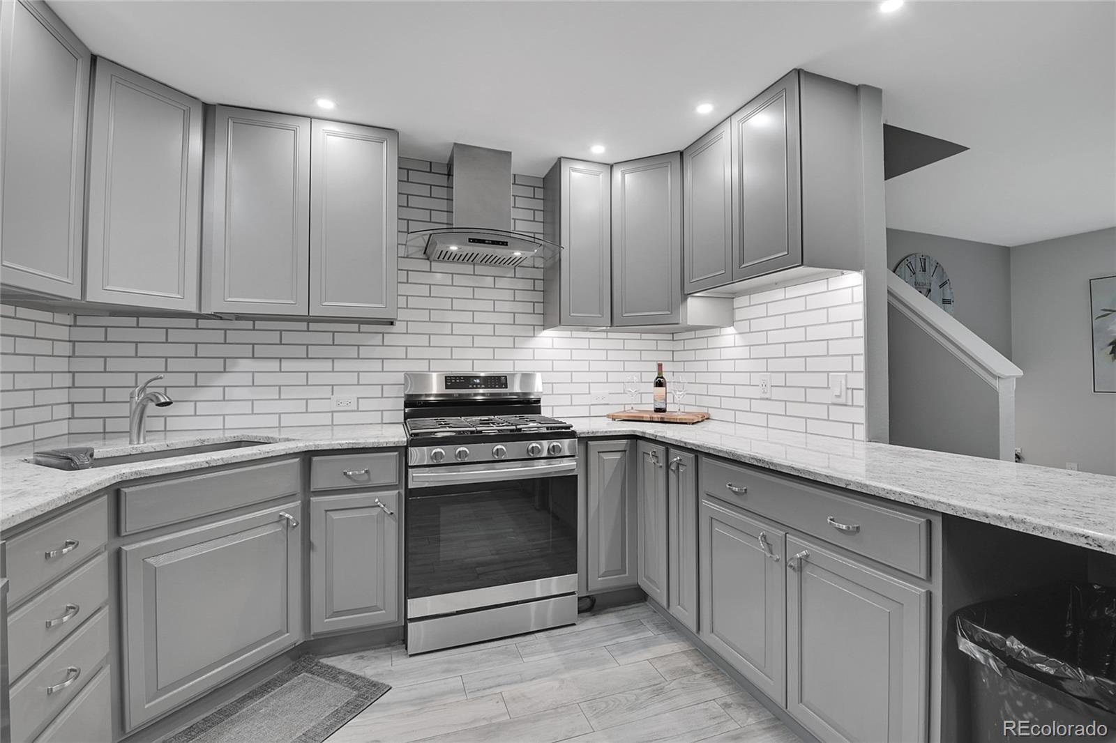 MLS Image #11 for 4924 s flower way,littleton, Colorado