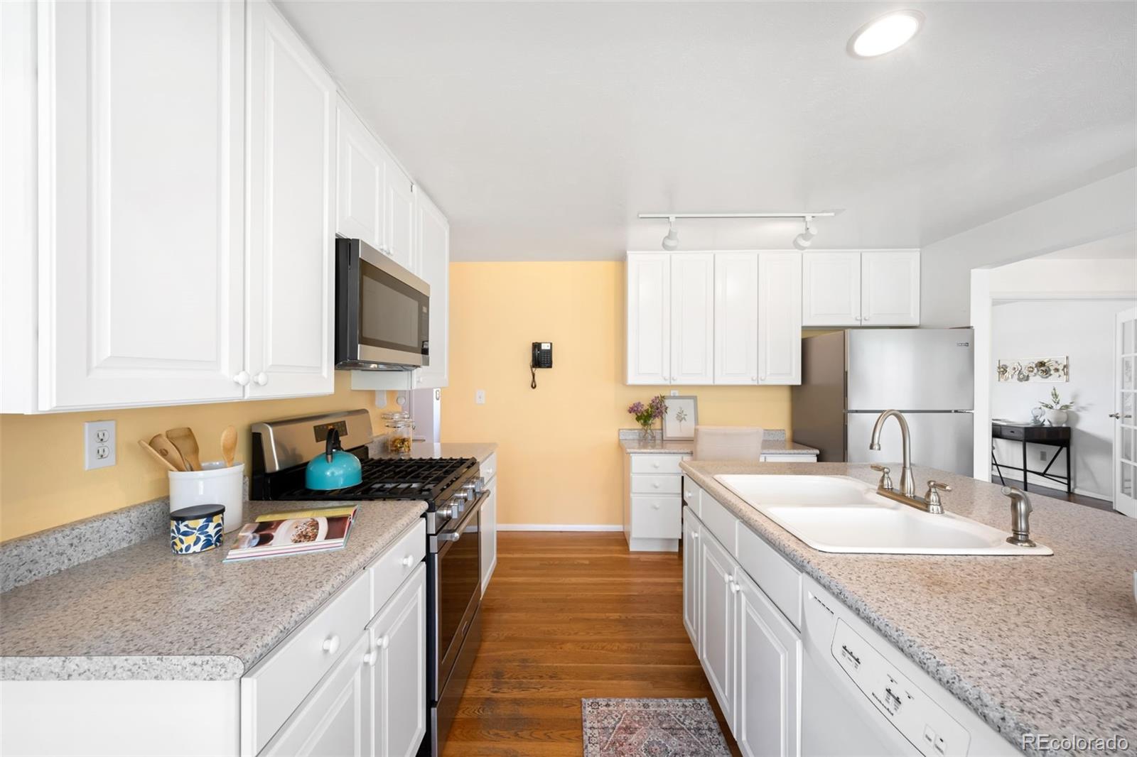 MLS Image #10 for 6984 e montana place,denver, Colorado